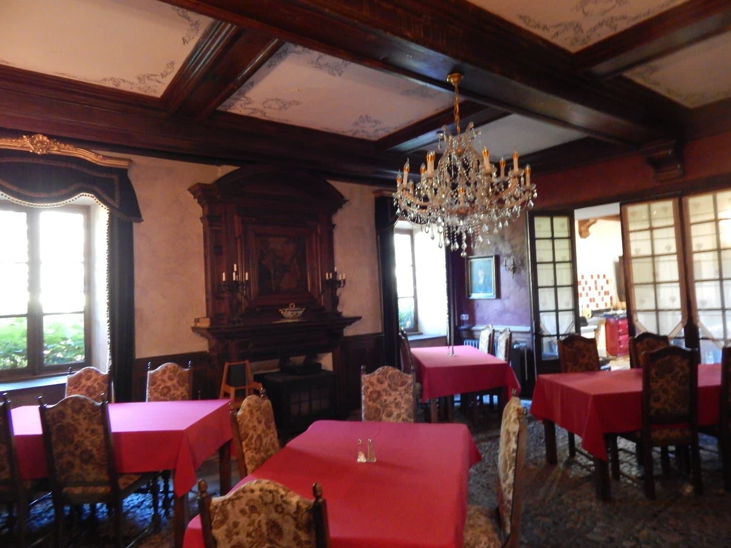 Beautifull Castle Hidden In The Countryside, 12 Bedrooms Plus 3 Independent Gites, Lake, Orchard On 3