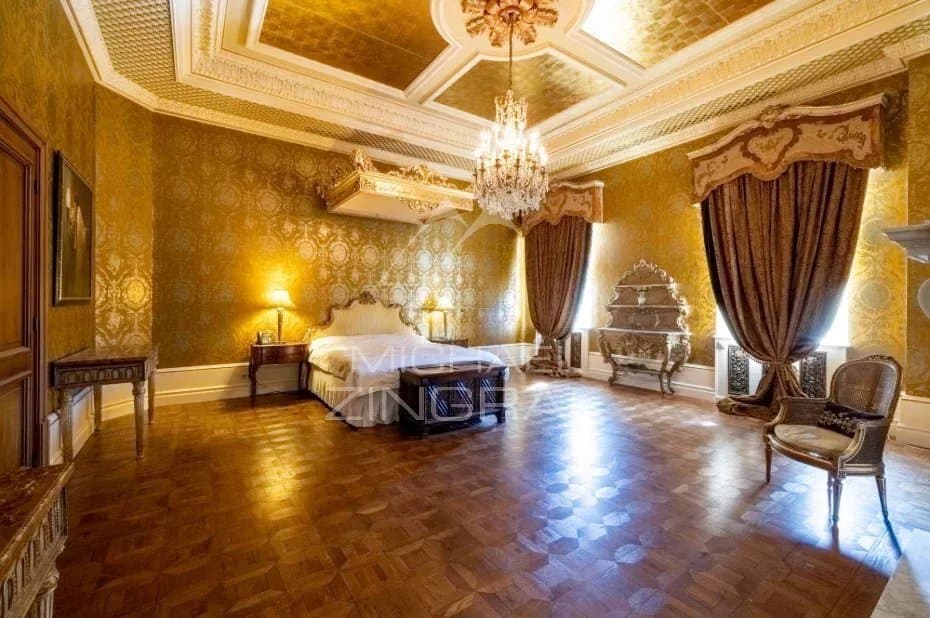 Castle 19th Century Perfect Conditions 4