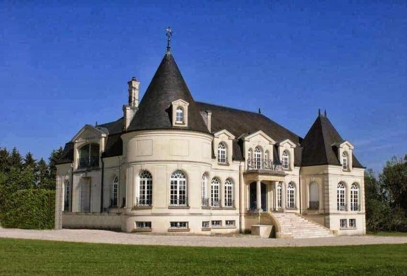 Castle For Sale, 20 Rooms, Nizy Le Comte (02) — Medieval Castle for sale in Hauts-de-France, France