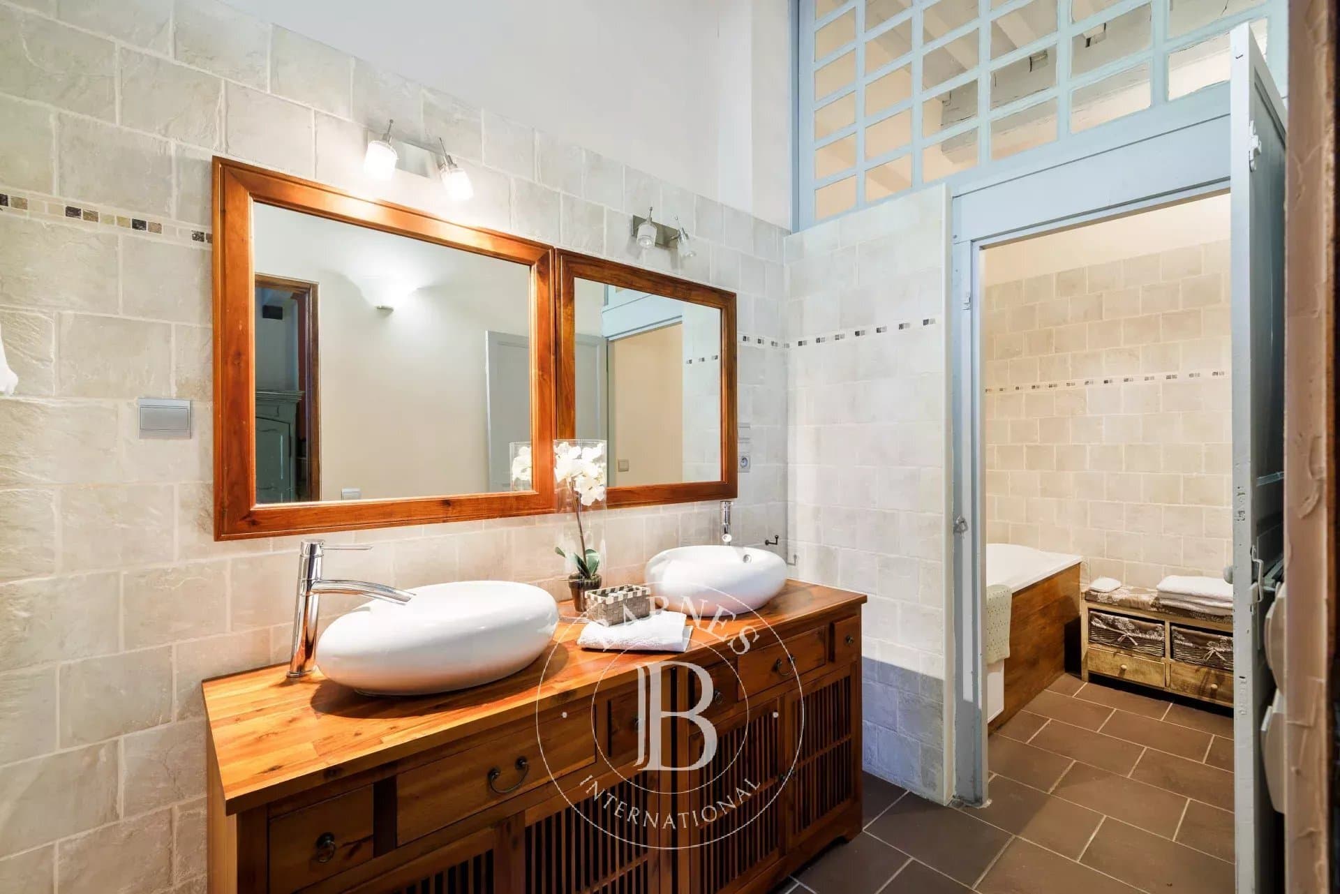 Charming 17th Century Château And Equestrian Estate On 8 Hectares 5