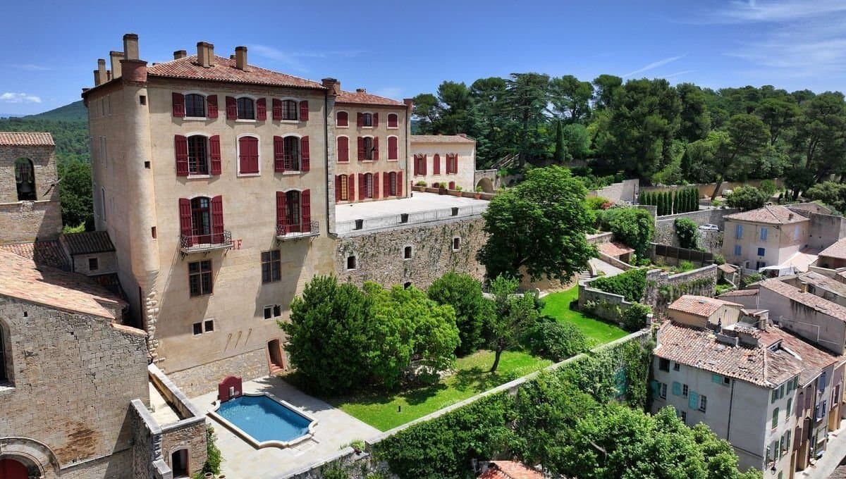 Chateau De La Verdiere — Château for sale in Provence-Alpes-Côte d'Azur, France
