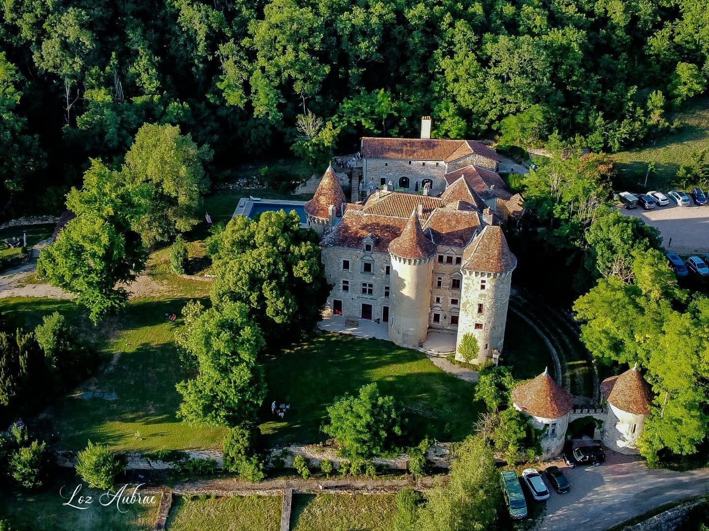 Château Entierement Renove — Château for sale in Marche, Italy
