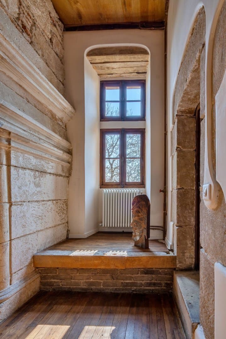 Château Entierement Renove 4