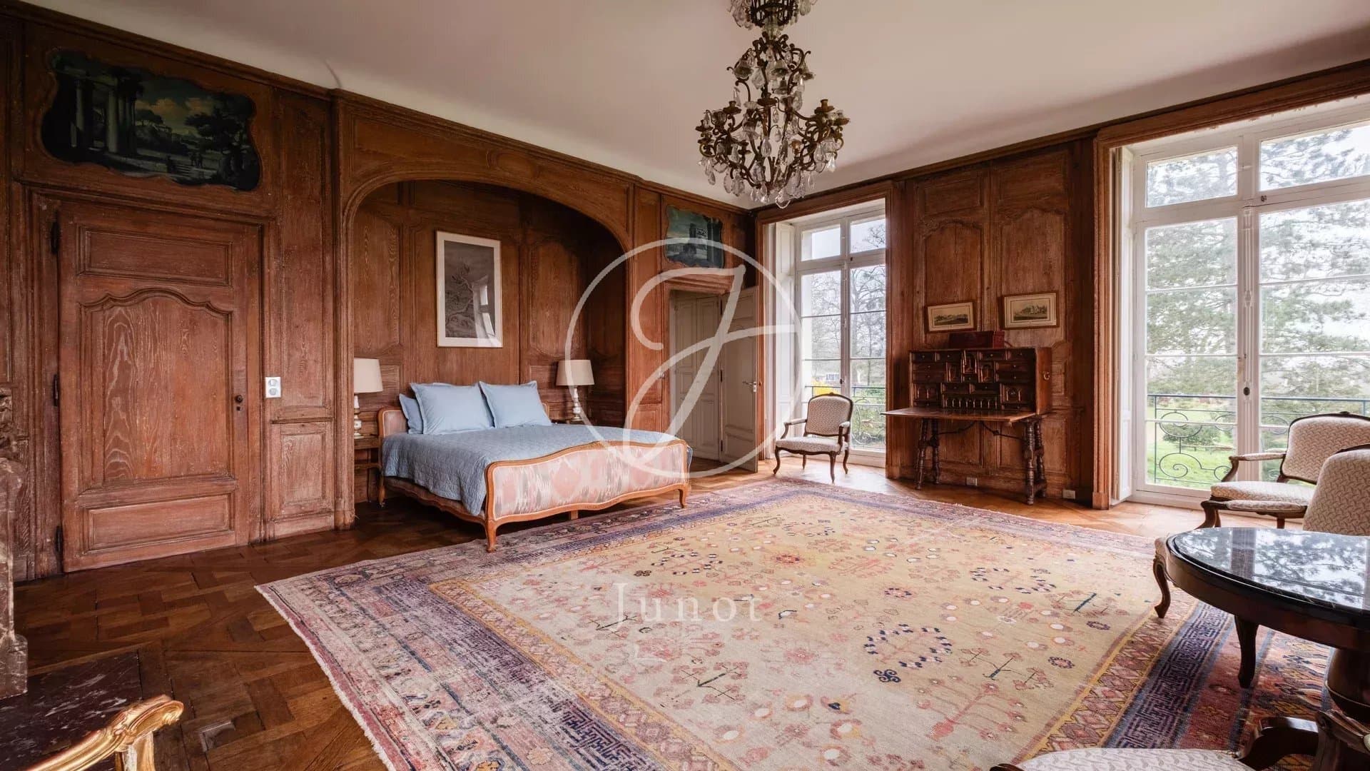 Château Saint Nom La Bretèche 1074.0 Sqm 10 Bedrooms 3