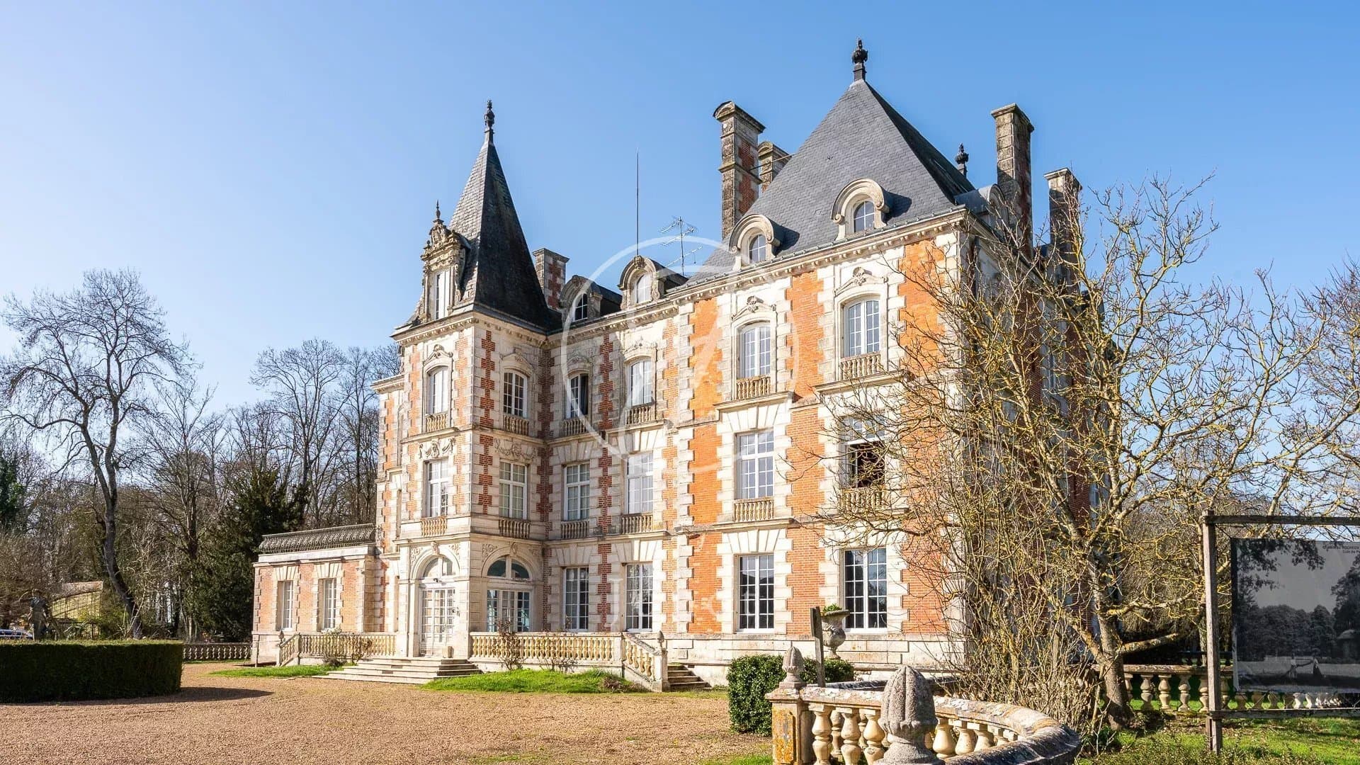 Château Vendôme 1600.0 Sqm 17 Bedrooms