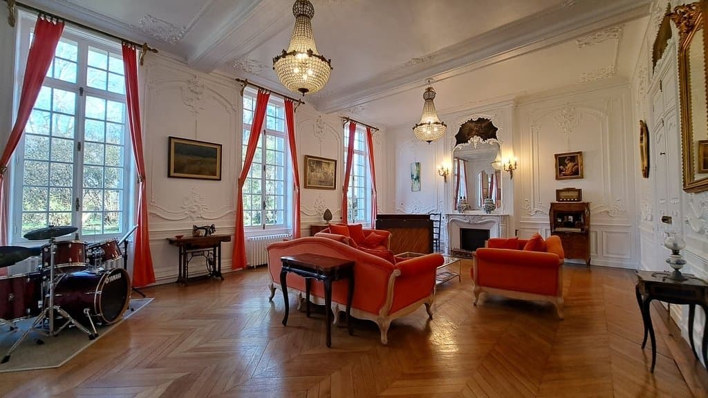 Château With Two Gîtes And Reception Hall. 2
