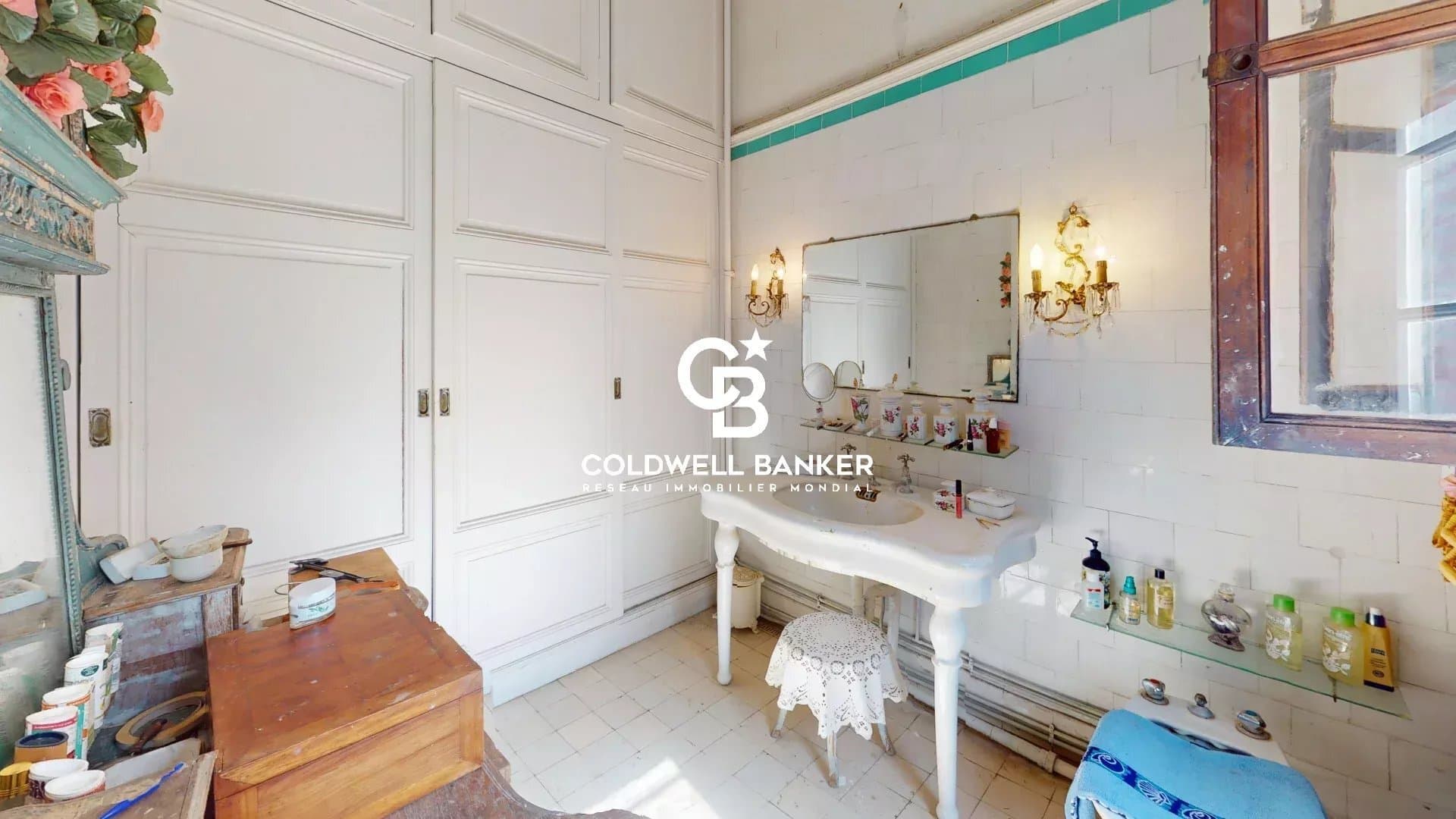 Early 20th Century Character Château In The Heart Of The Quercy Blanc 4