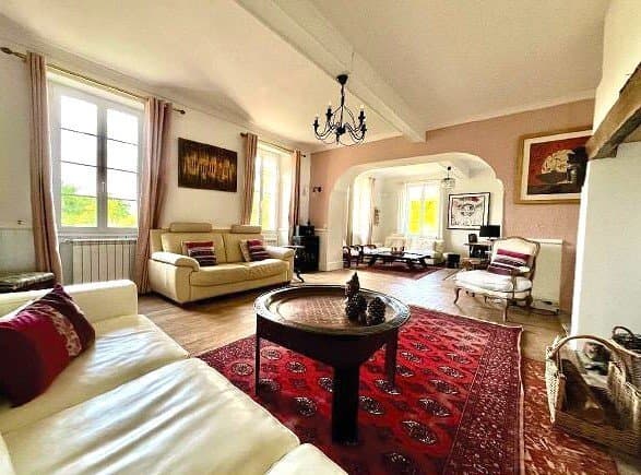 Elegant Château With French Formal Garden 2