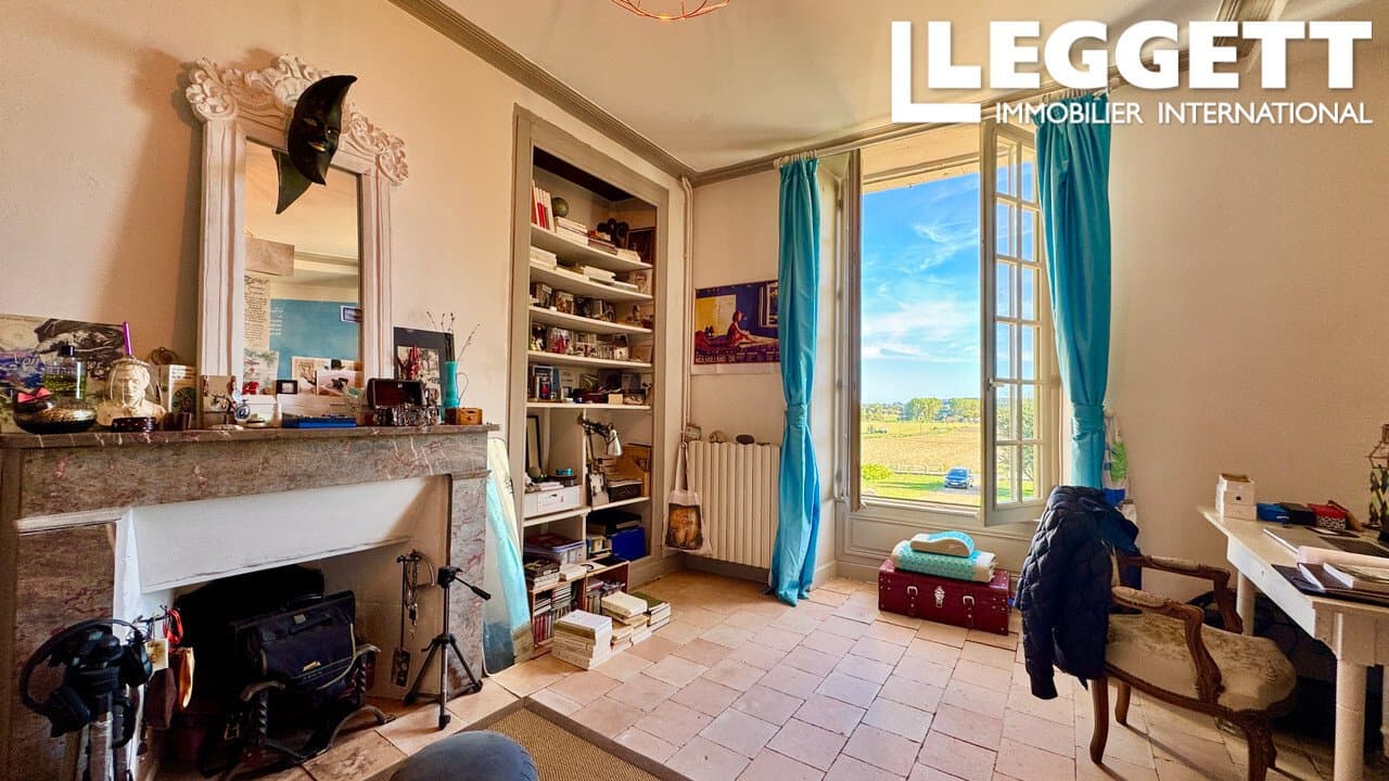 Elegant Wing Of A Château In Anjou With Garden, Extensive Outbuildings – Loire Valley Near Saumur An 4