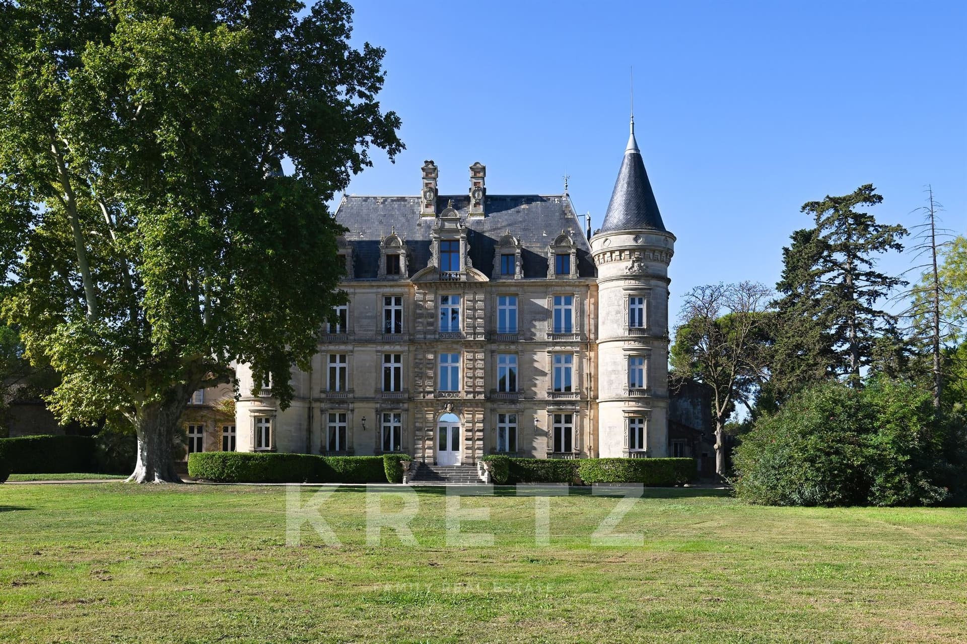 Exceptional Castle Near The Beaches — Medieval Castle for sale in Occitanie, France