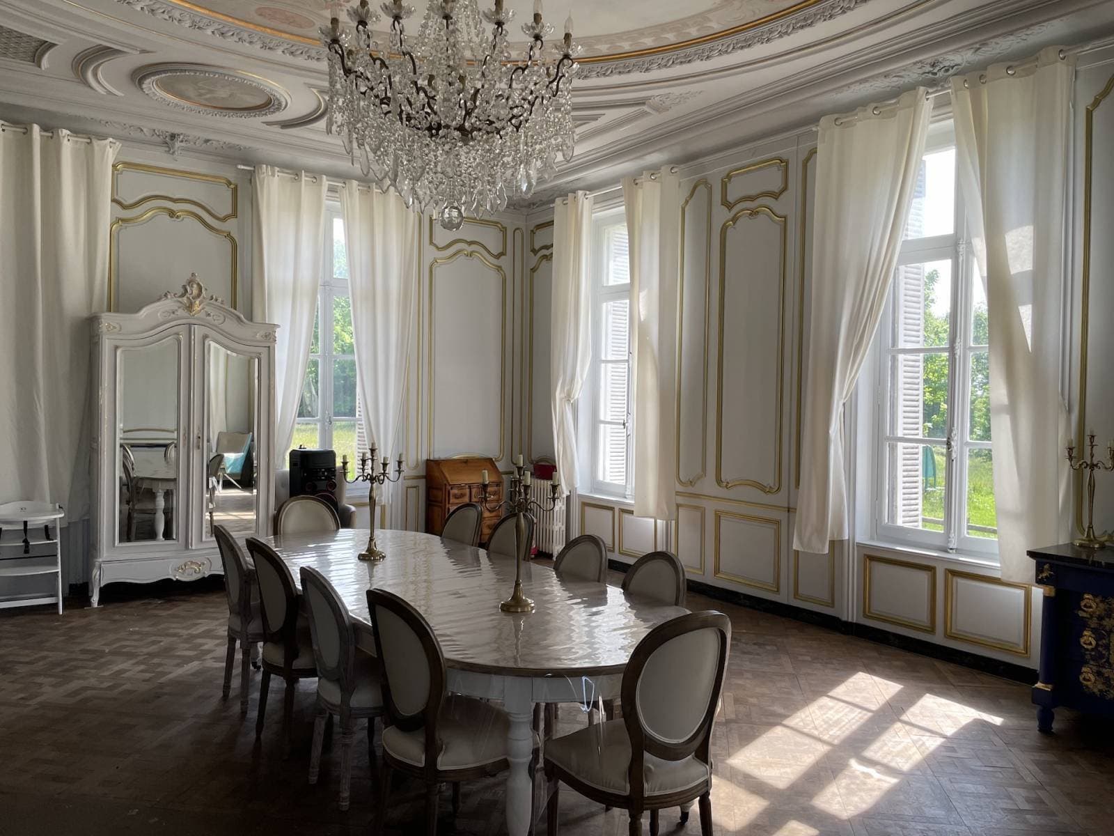 Exclusivity Just A Few Minutes From The Beaches Of The Albatross Coast, Castle And Outbuildings In I 2