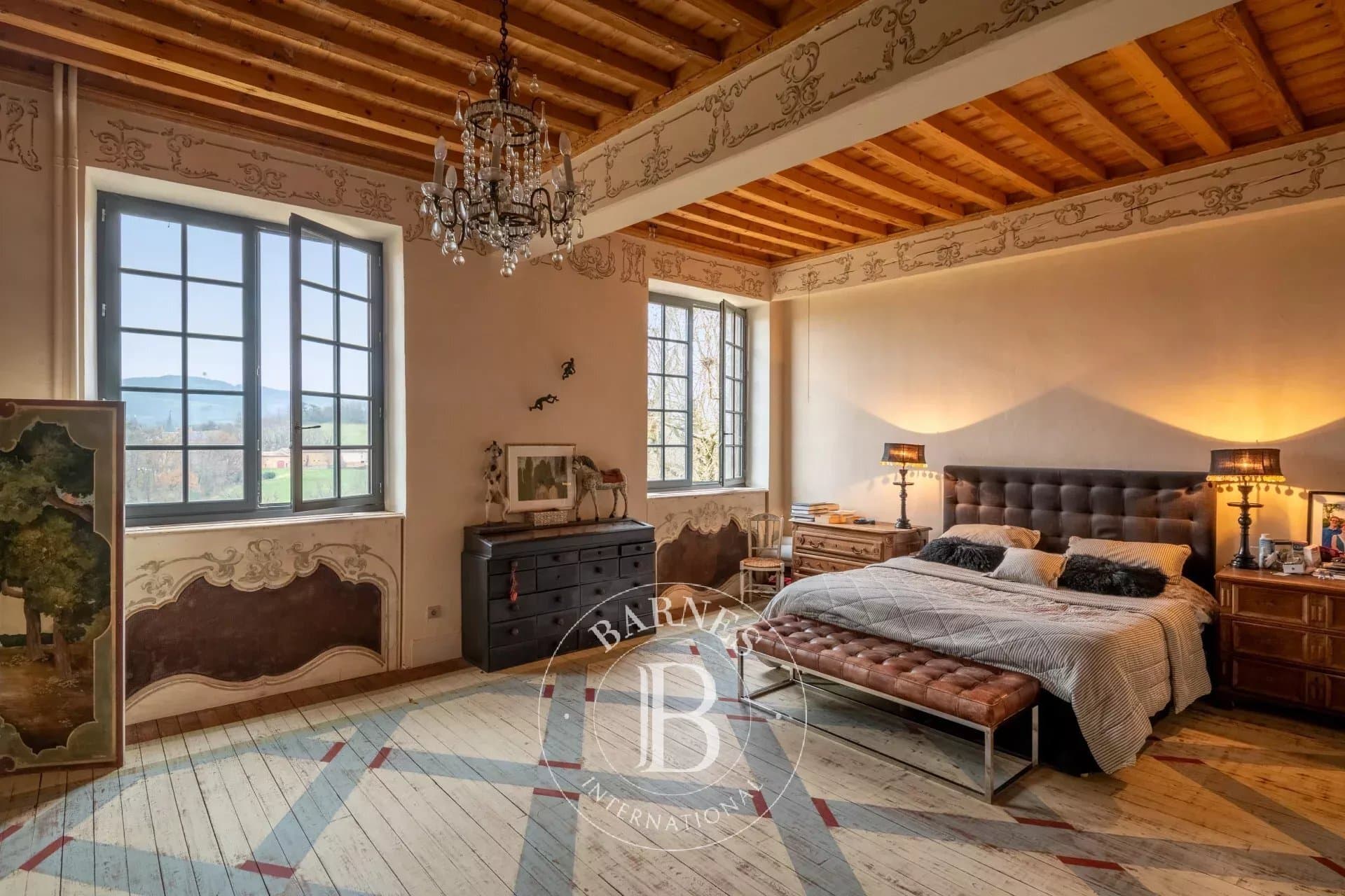 Exclusivity Marcilly D'azergues XV Ith Century Chateau 15 Rooms 611 Sqm 6750 Sqm Park 5