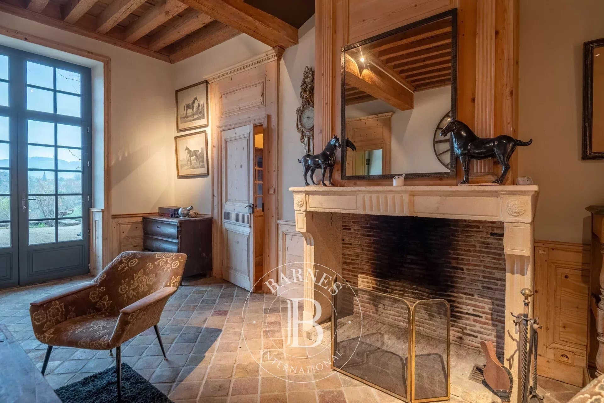 Exclusivity Marcilly D'azergues XV Ith Century Chateau 15 Rooms 611 Sqm 6750 Sqm Park 4