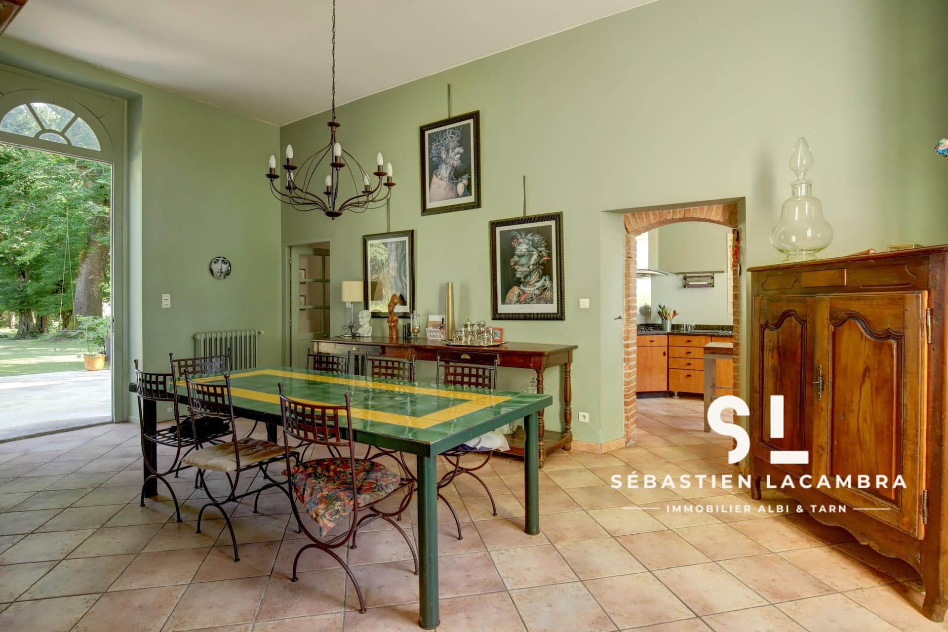 Historic 10 Room Residence 17th Century Chartreuse, 2.9 Ha Park, 220 M² Terrace, Swimming Pool & D 2