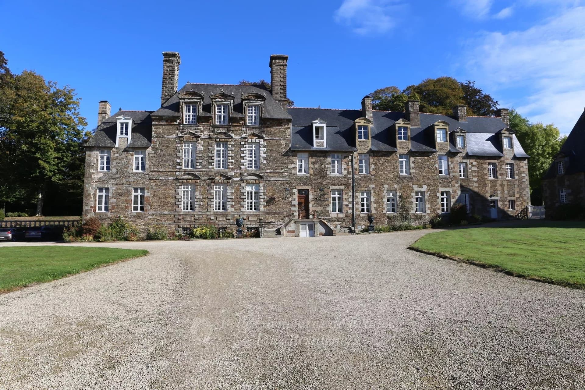 Sole Agent – An Architectural Gem Close To The World Famous Mont Saint Michel On The Normandy Coast