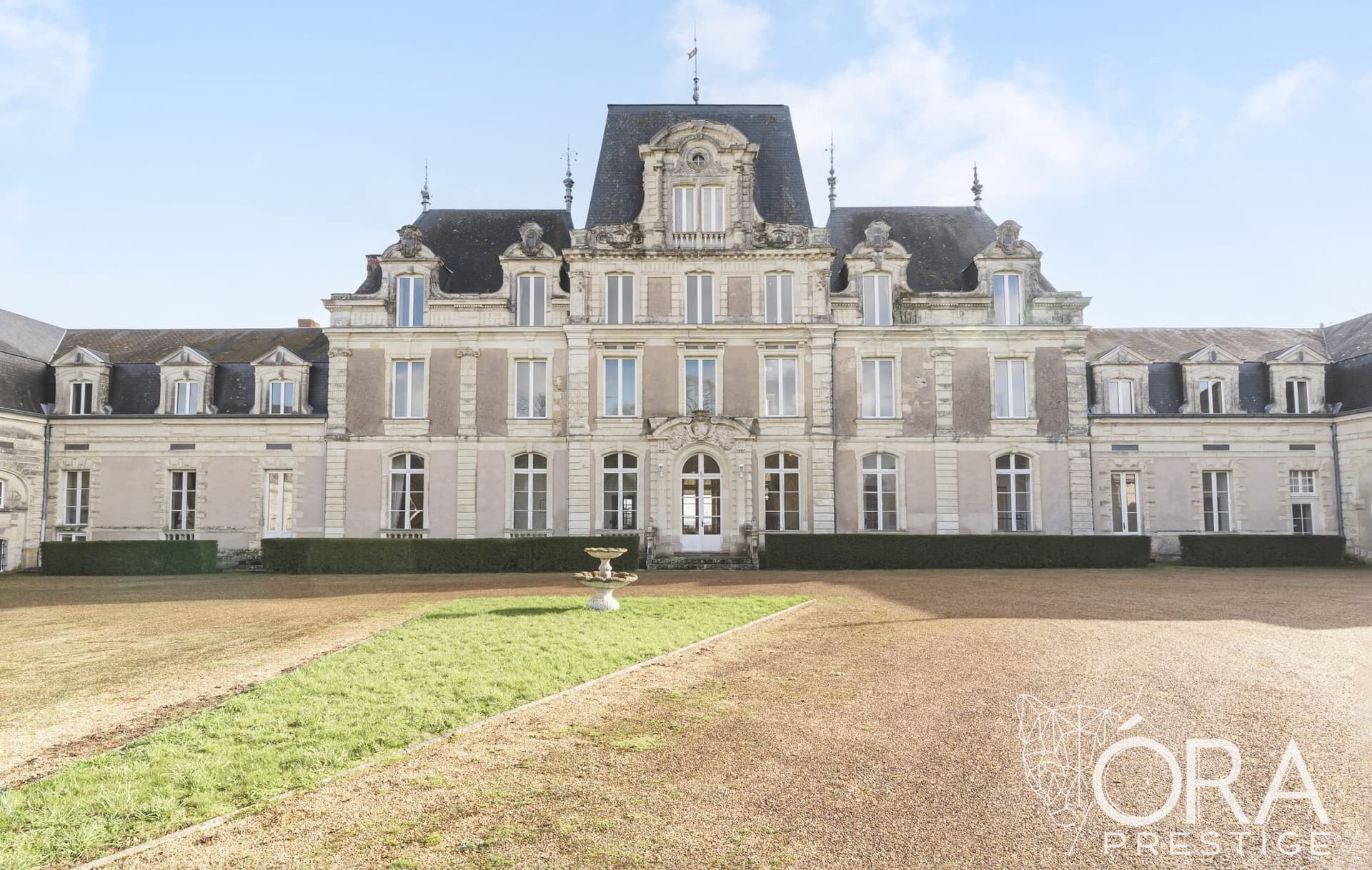Soulaire Et Bourg Château