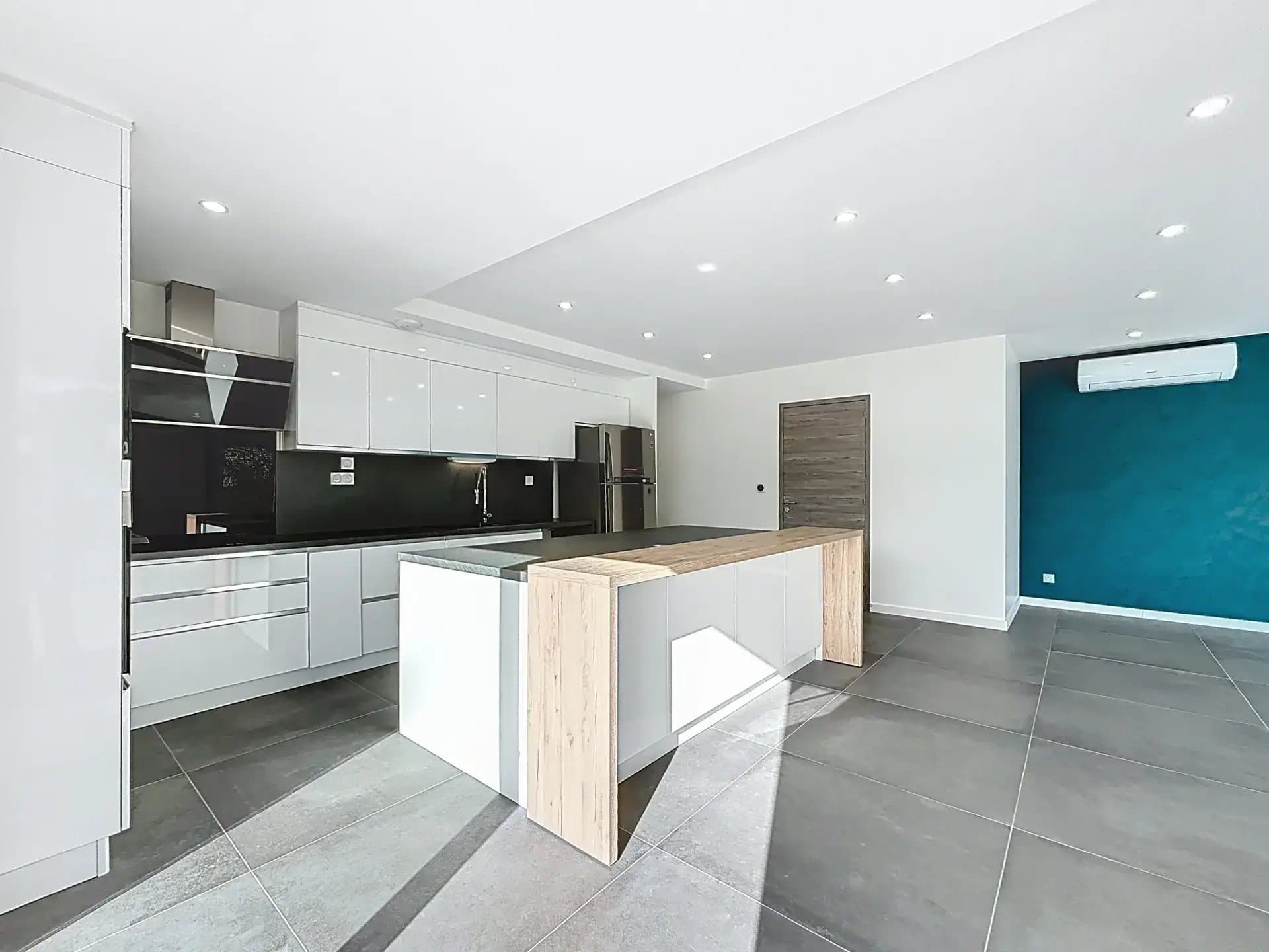 St Jeoire Prieuré – High End T4 Of 135m2 – 170m2 Rooftop Terrace – Garage – Parking 2