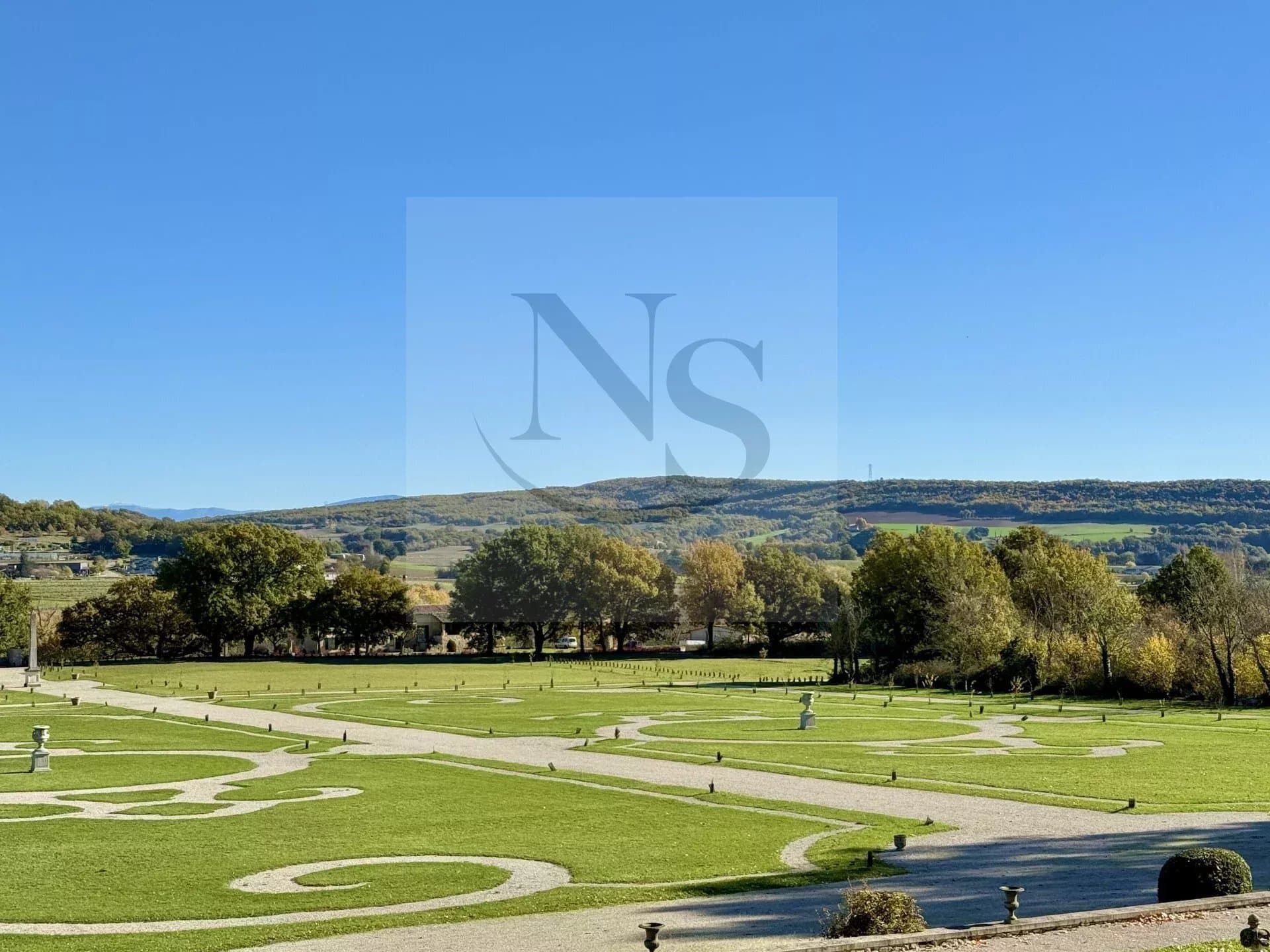 Superb Castle 18 Th In Provence / 50 Minutes From Aix En Provence 4