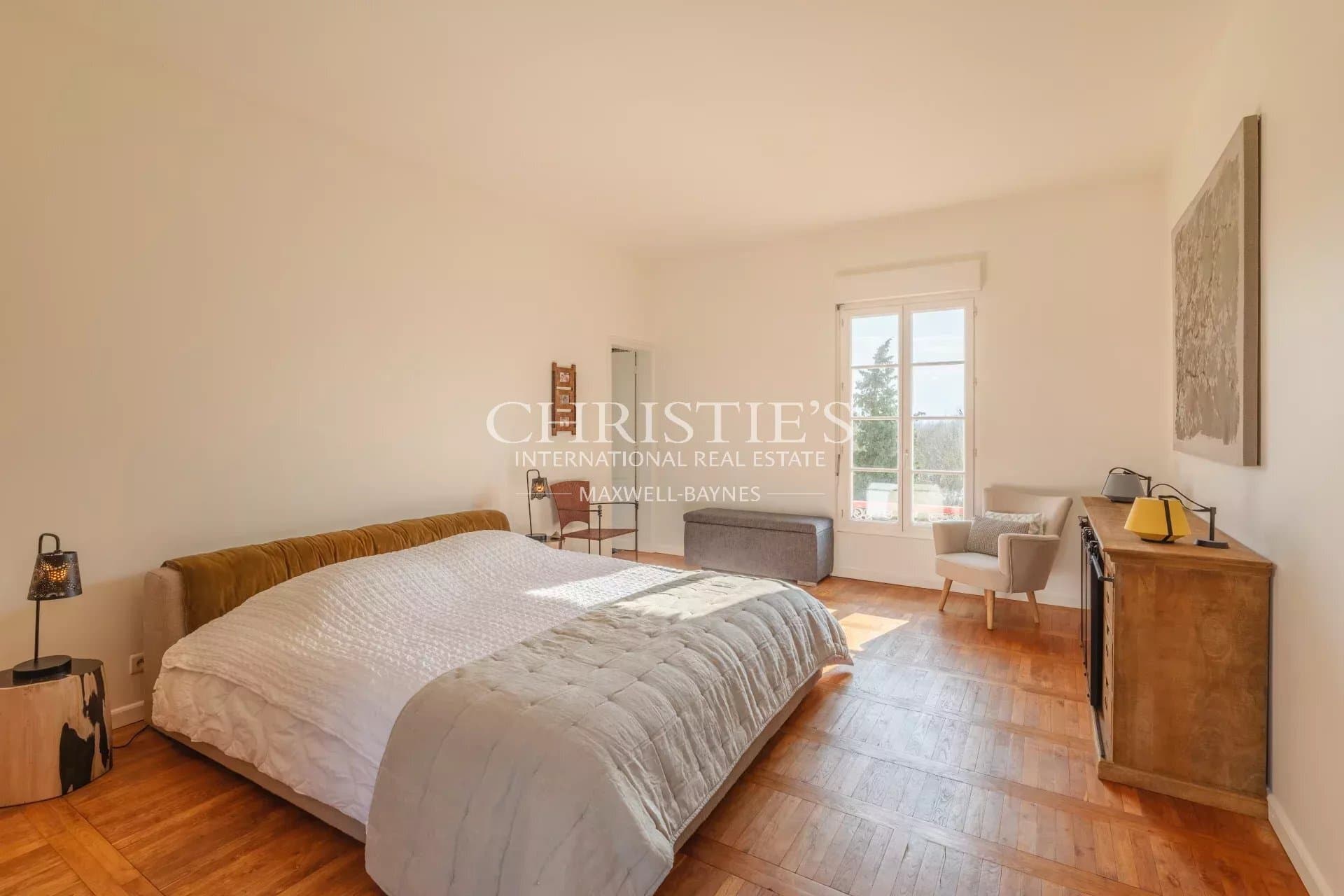 The Elegance Of A Renovated Historic Residence, Between The River And The Vineyards Of Saint émilion 4