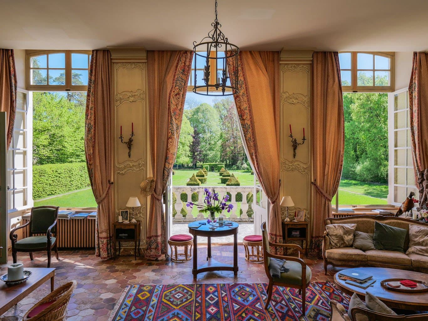 Very Elegant Early 18th Century Château On A Paradise Island In The Middle Of The Marne River 2
