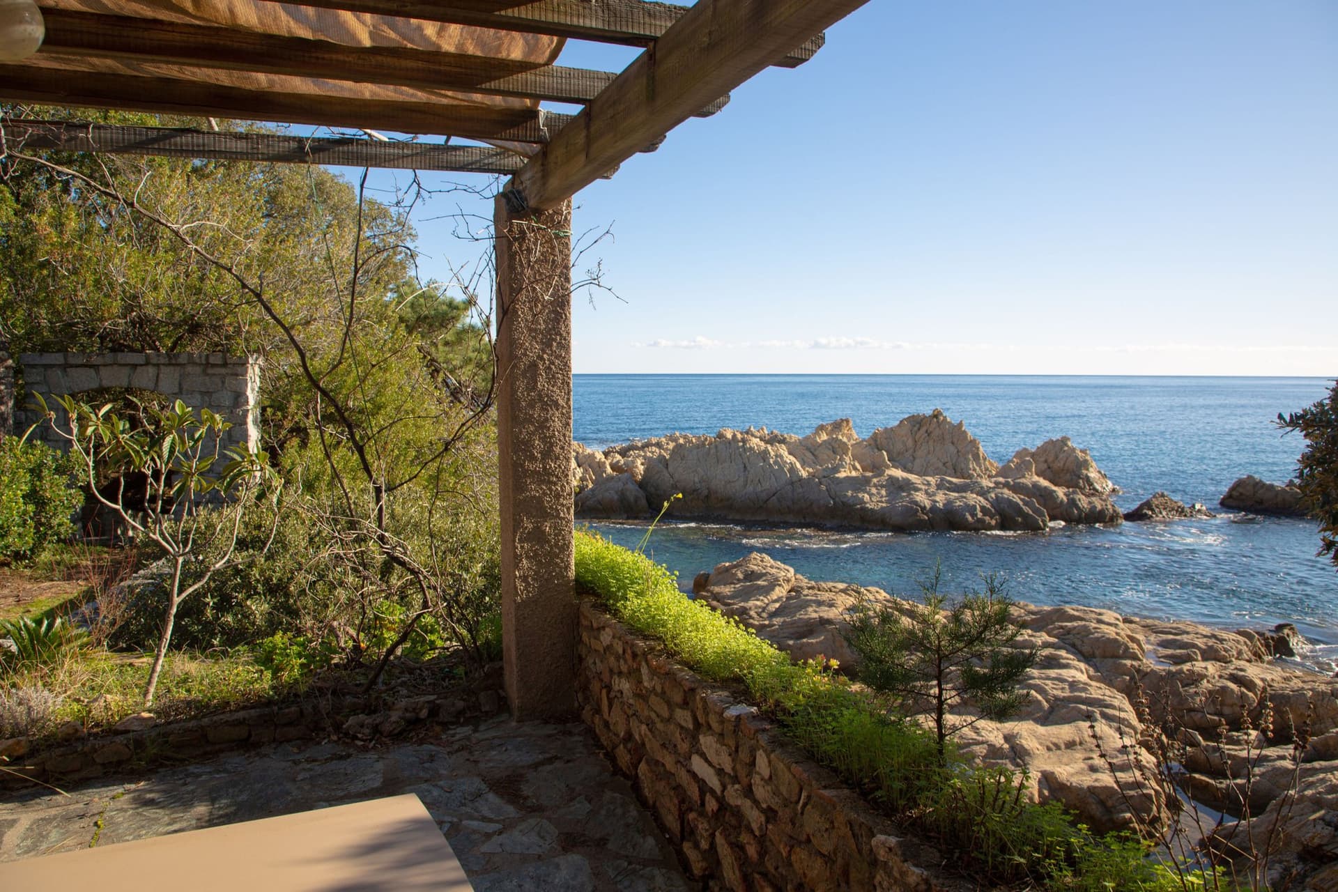 Waterfront Property With Sea Views In The Canella Estate, 32km From Porto Vecchio — Medieval Castle for sale in Corsica, France