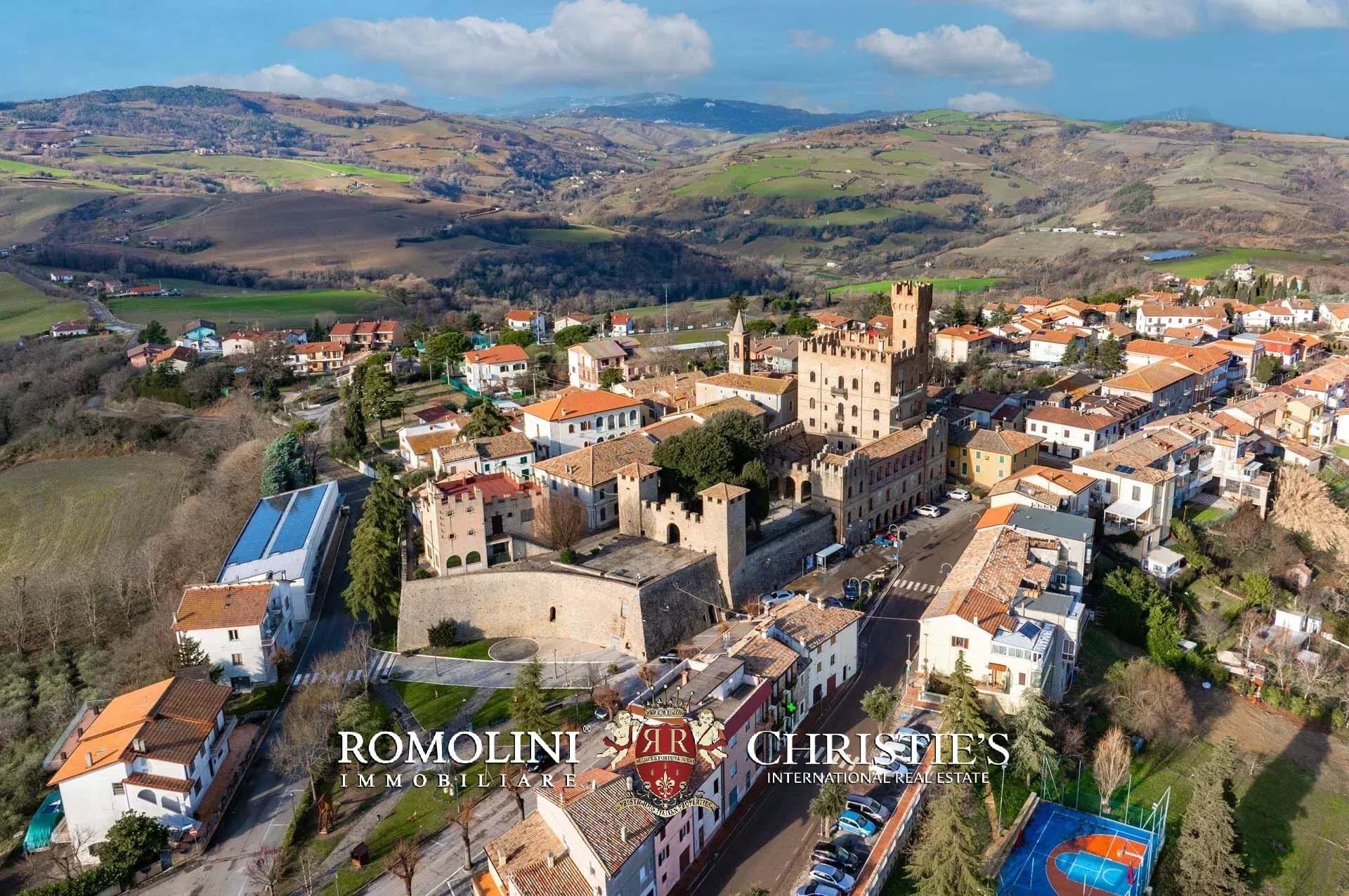13 Th Century Castle For Sale In Marche, 30' From The Sea 5