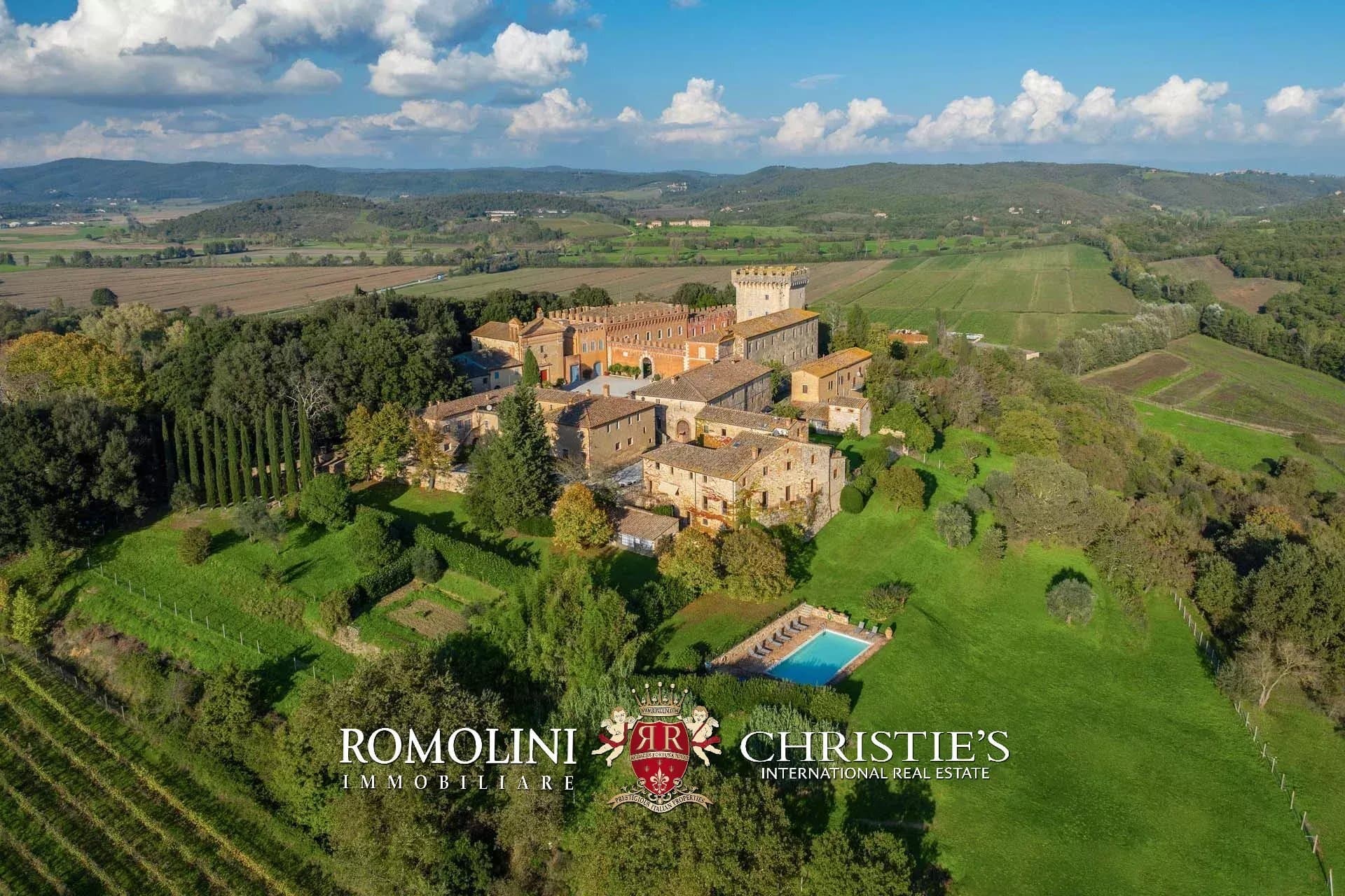800 Ha Estate With Castle And Hunting Reserve For Sale In Tuscany 2