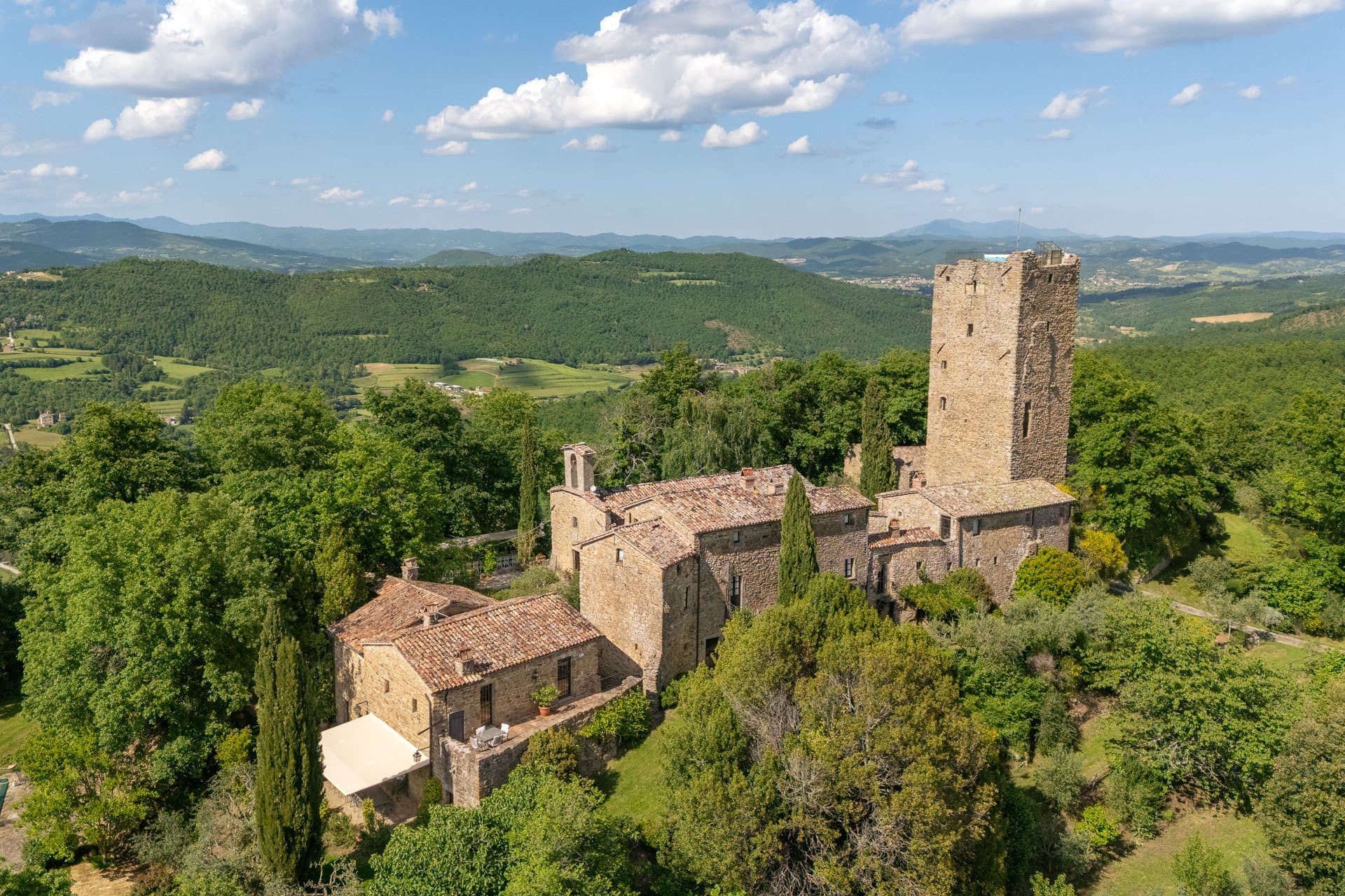 A Jewel Of The Past: Finely Restored 14th Century Hamlet With Unique Panoramic Views 4