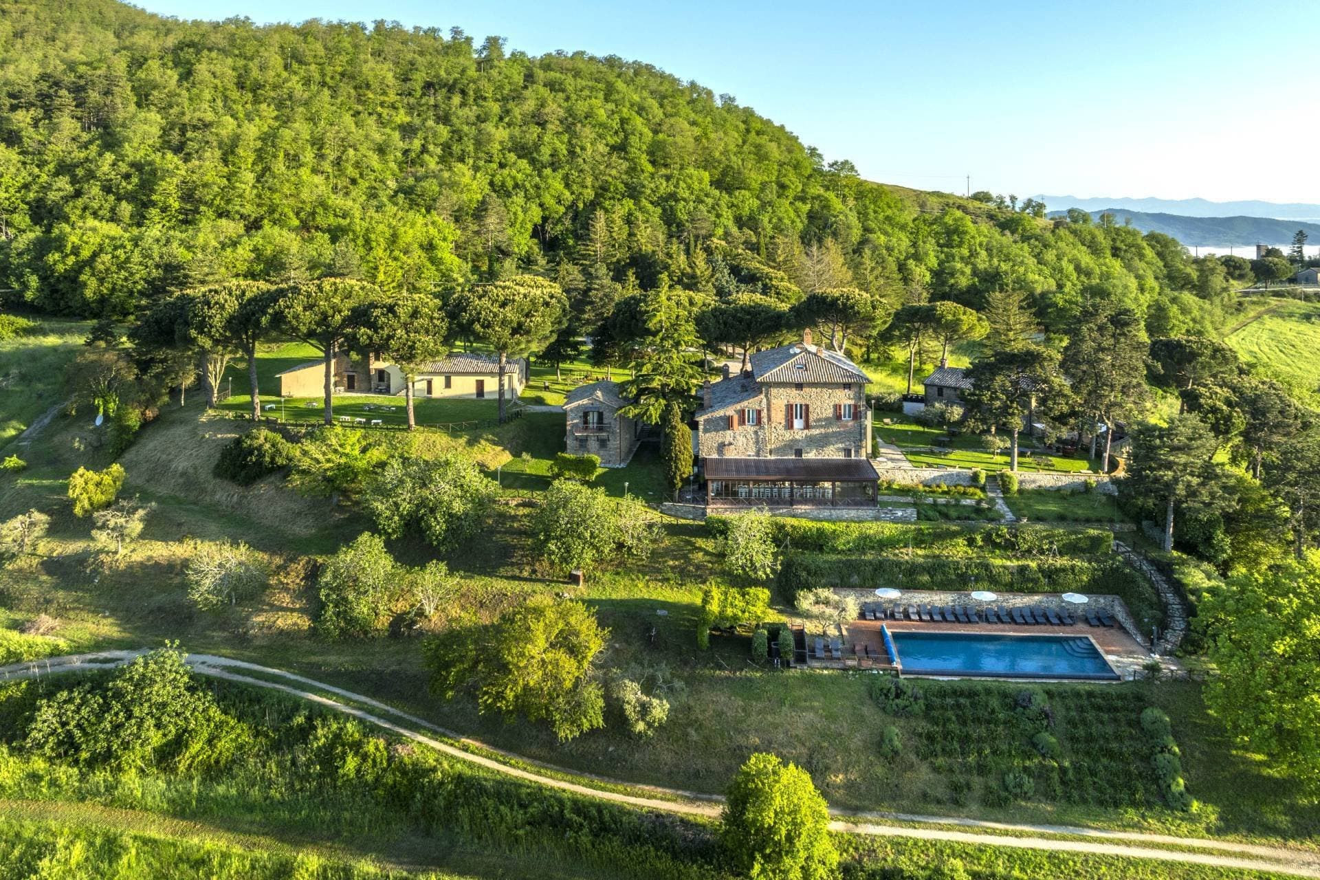 Borgo In Vendita A Cortona — Medieval Castle for sale in Tuscany, Italy