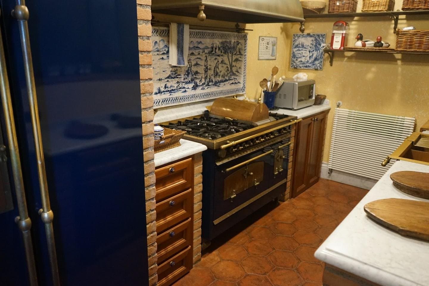 Casa Semindipendente In Vendita A Carrara Composto Da 6vani 2