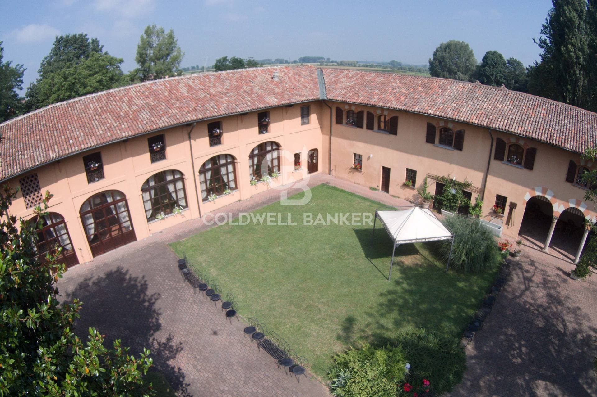 Castello In Vendita A Vellezzo Bellini 2