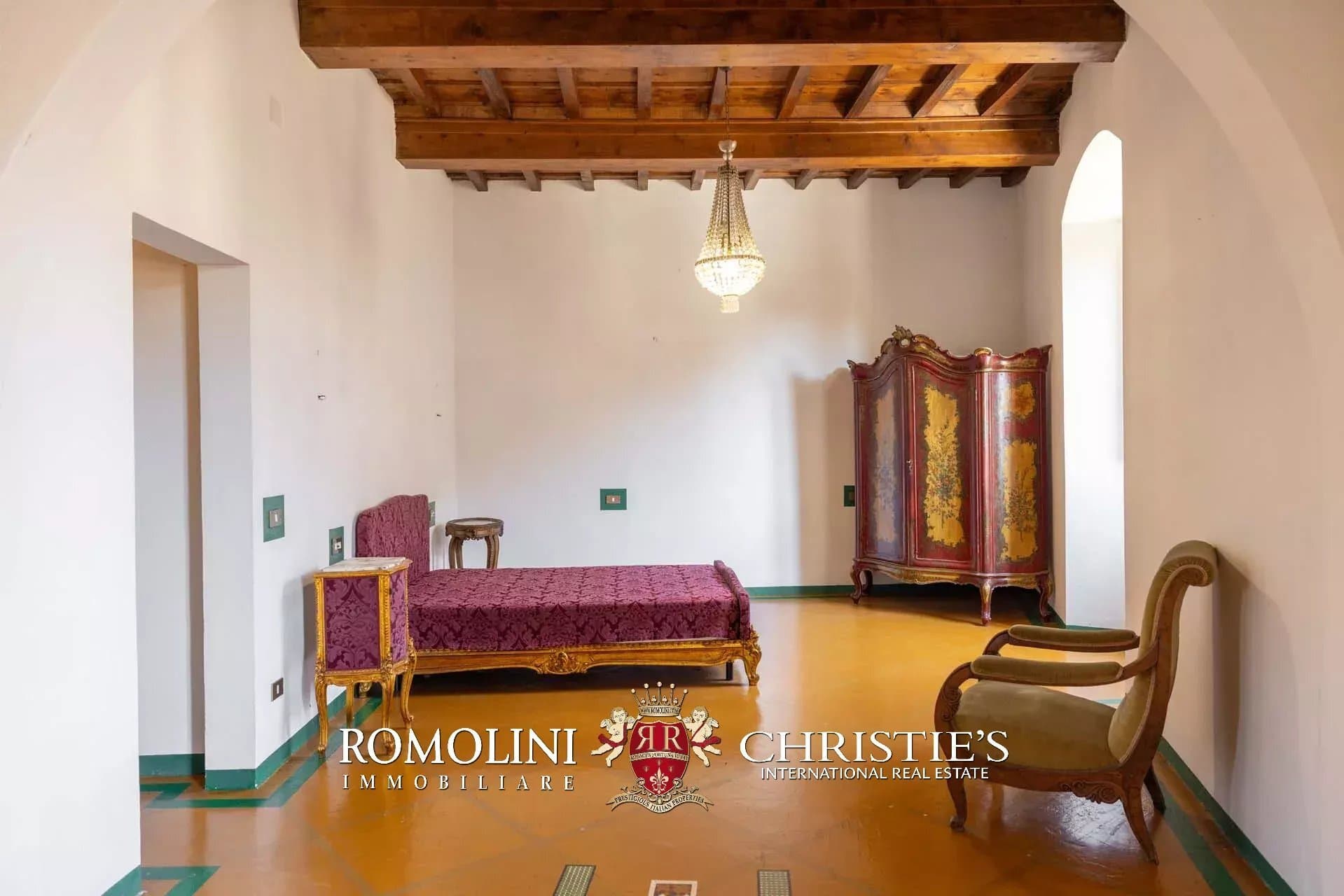 Castle For Sale In A Panoramic Position In Chianti Classico 3