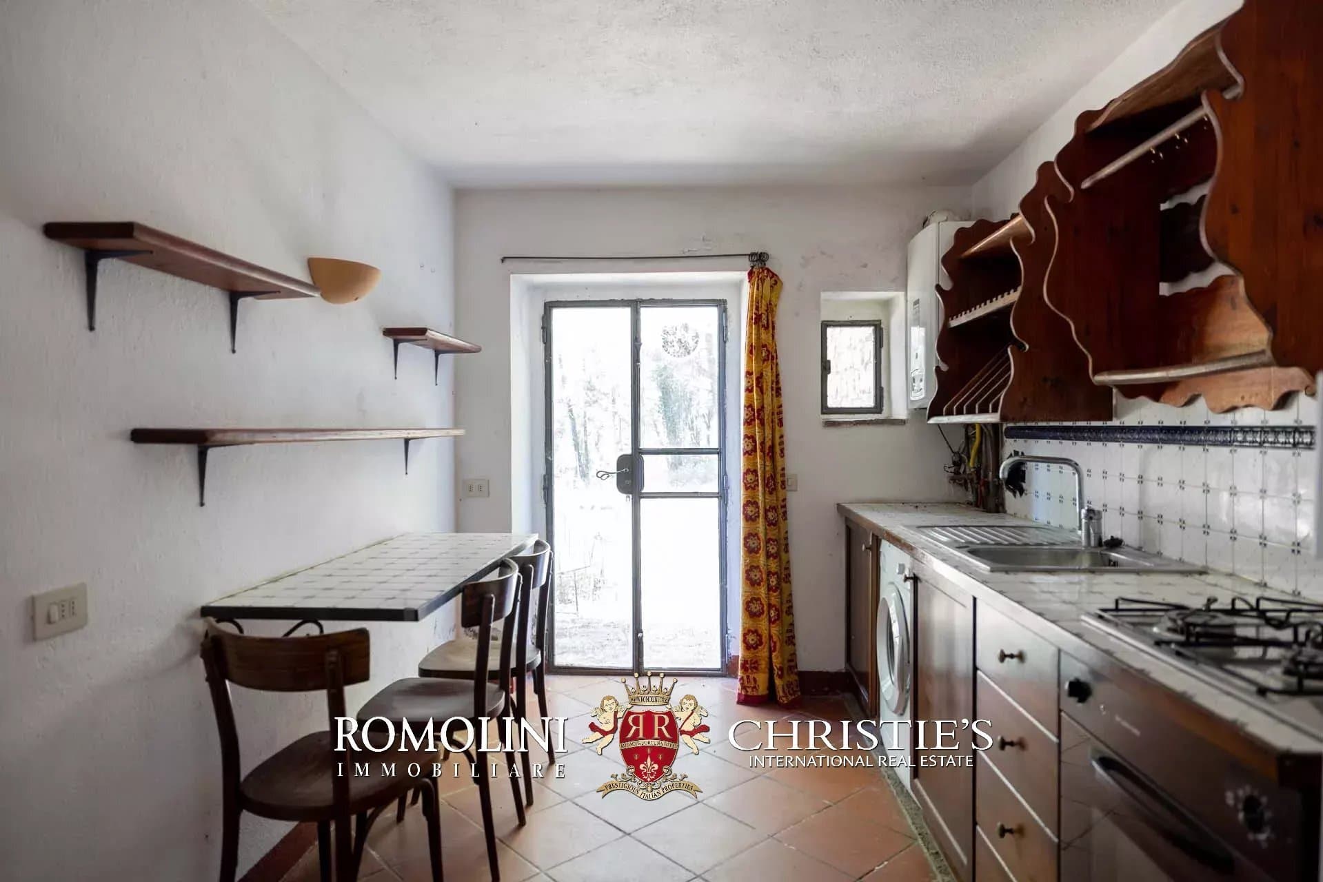 Castle For Sale In A Panoramic Position In Chianti Classico 5