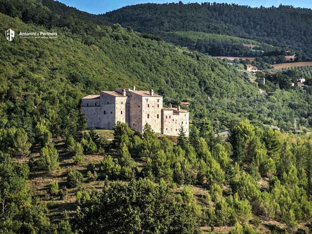 Castle Le Rocchette 4