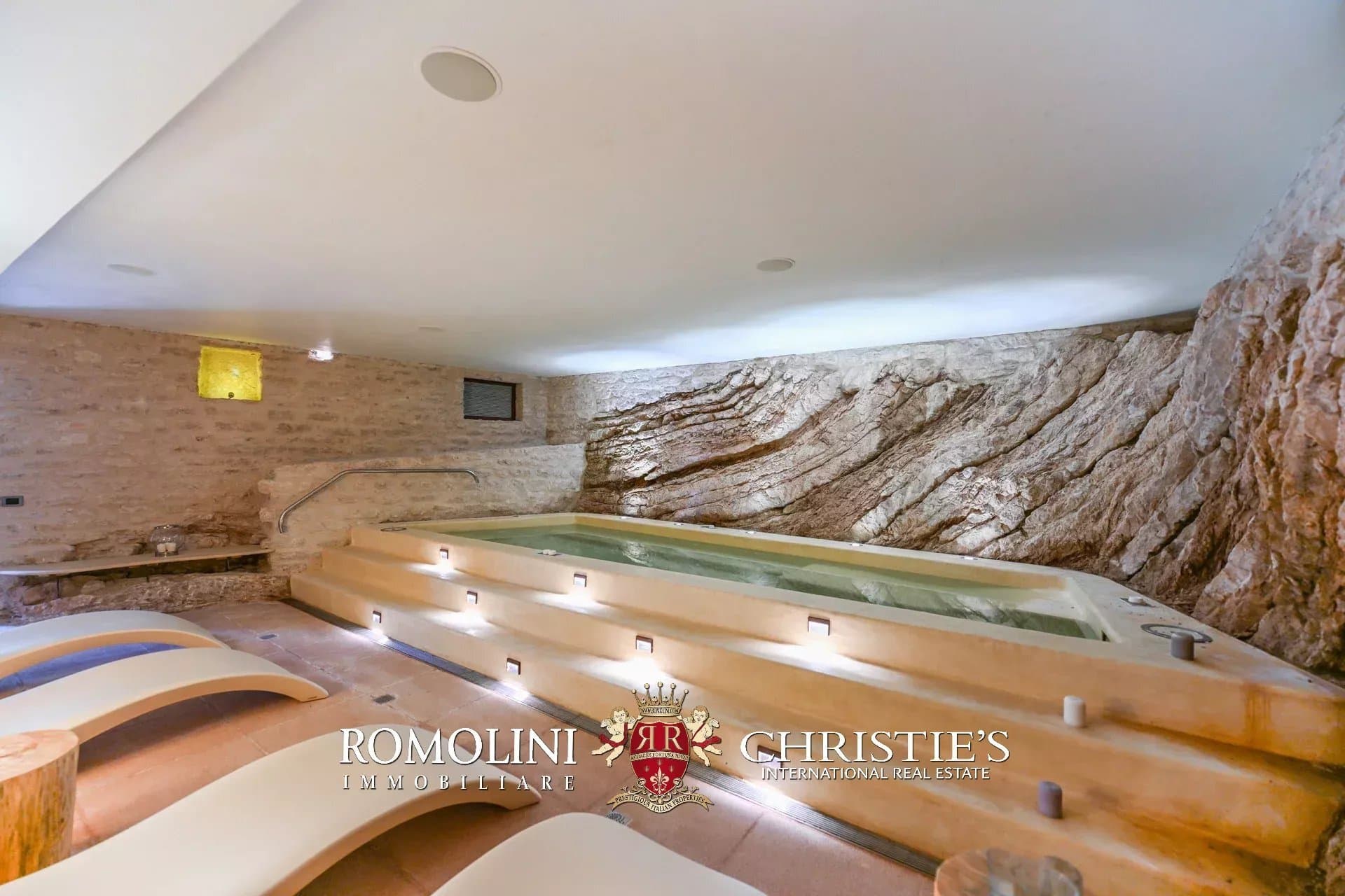 Castle, Luxury Boutique Hotel For Sale In Marche 5