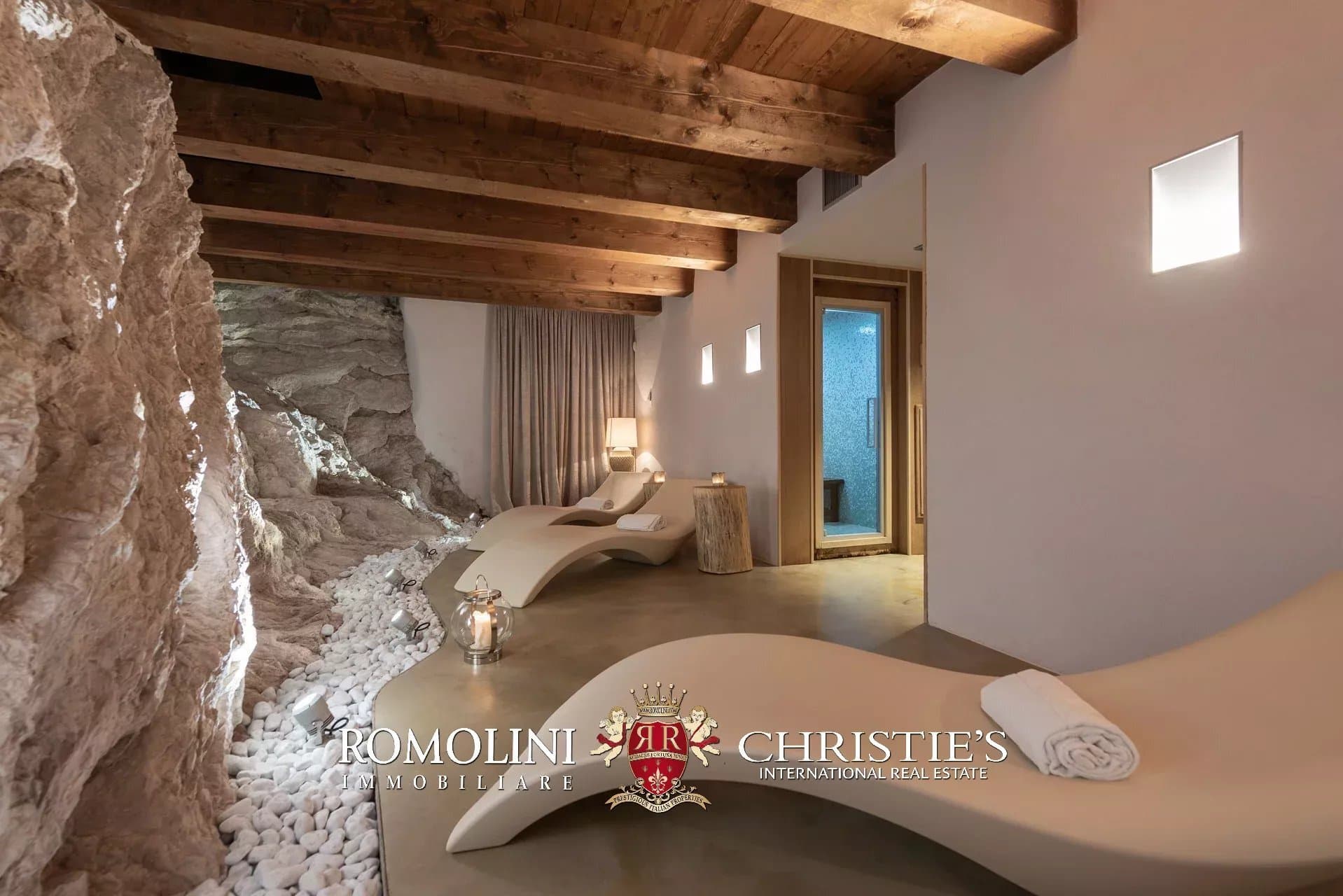Castle, Luxury Boutique Hotel For Sale In Marche 3