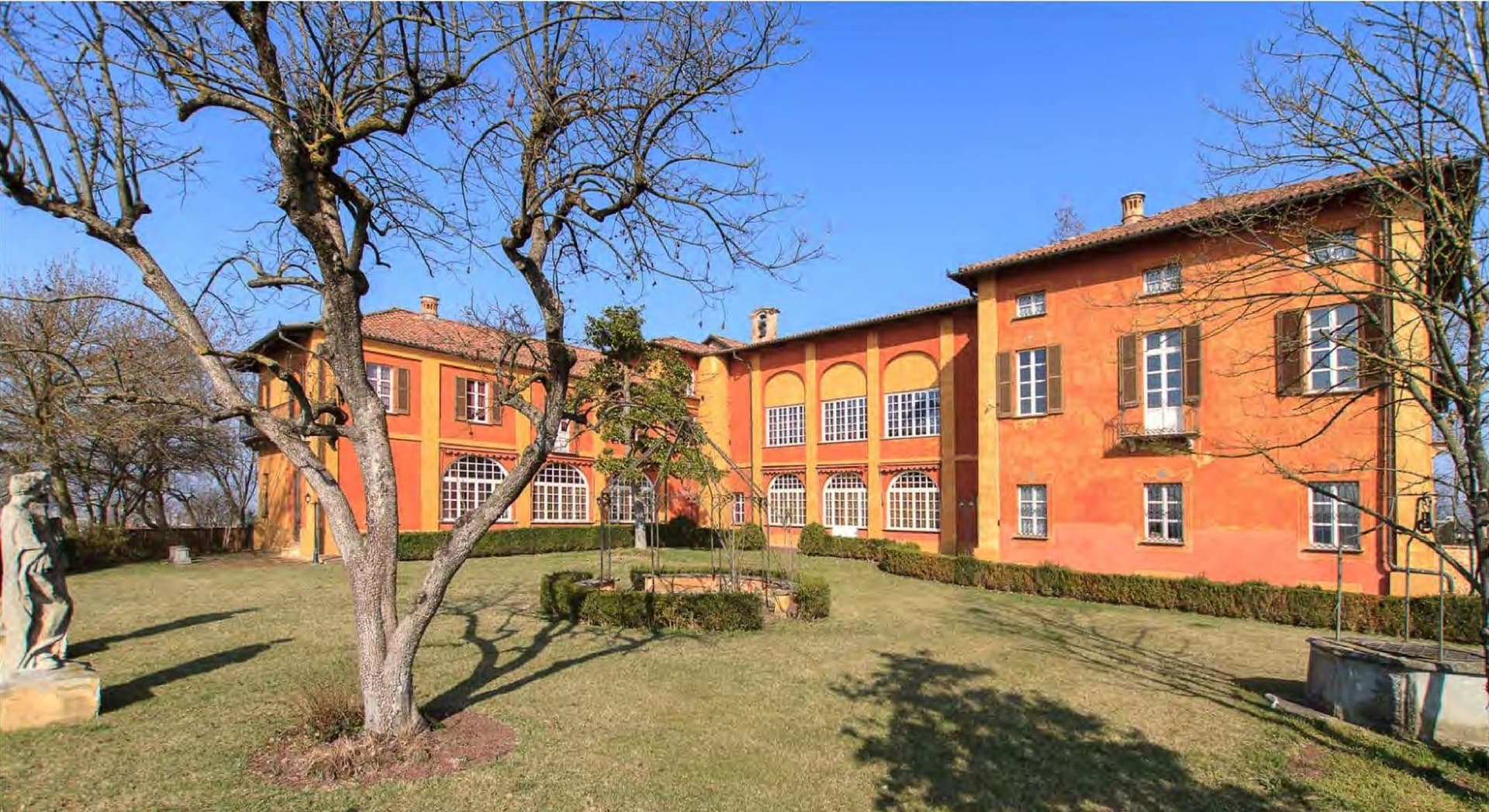 Castle On Sale Piemonte, Italia