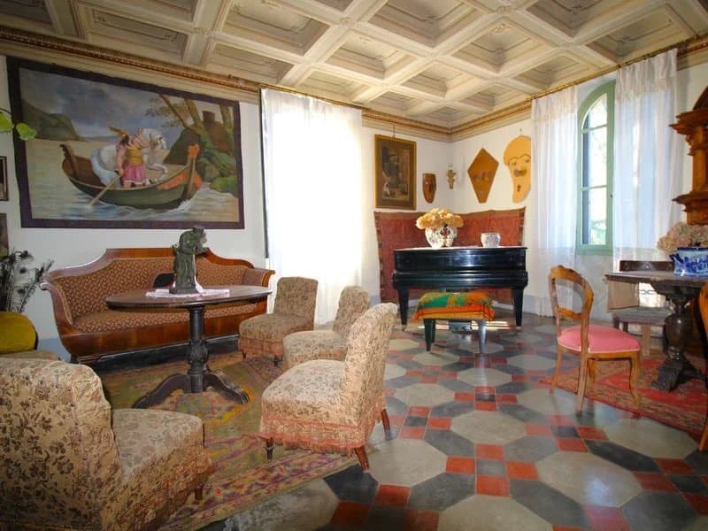 Castle With Three Hectares Of Land 2