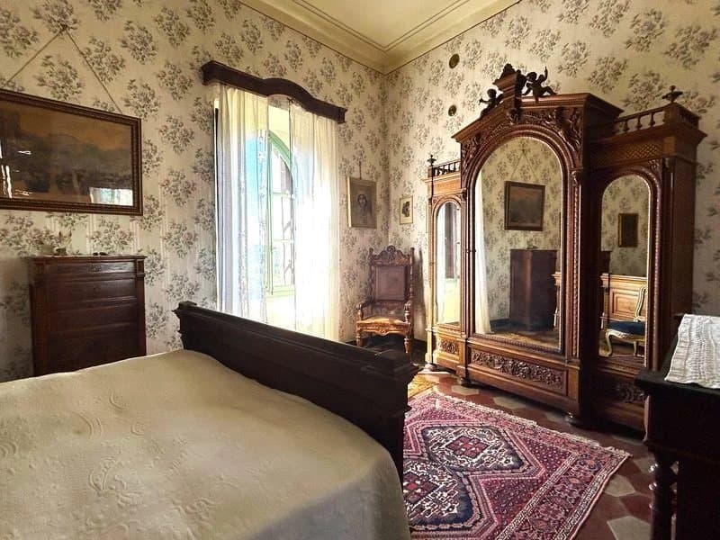 Castle With Three Hectares Of Land 3