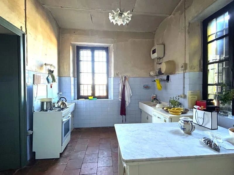 Castle With Three Hectares Of Land 5