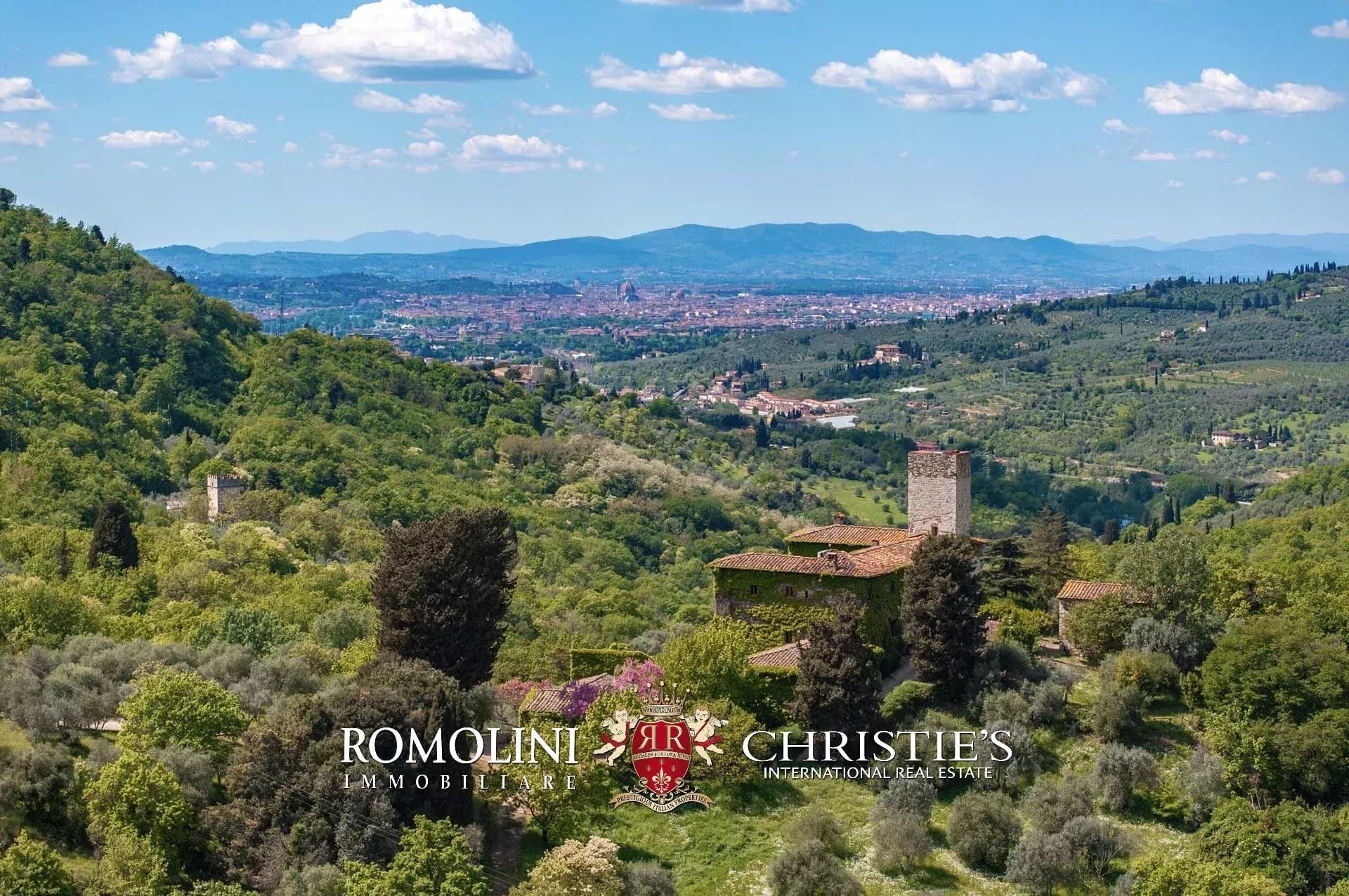 Castle With Views Of The Historic Center Of Florence For Sale 2