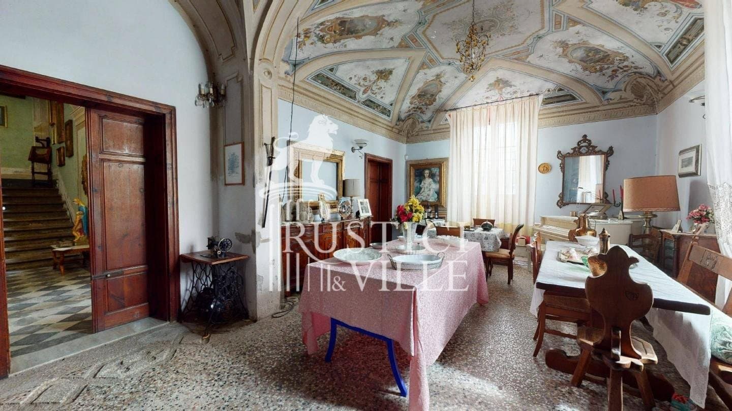Edificio Storico In Vendita A Cascina Composto Da 20vani 2