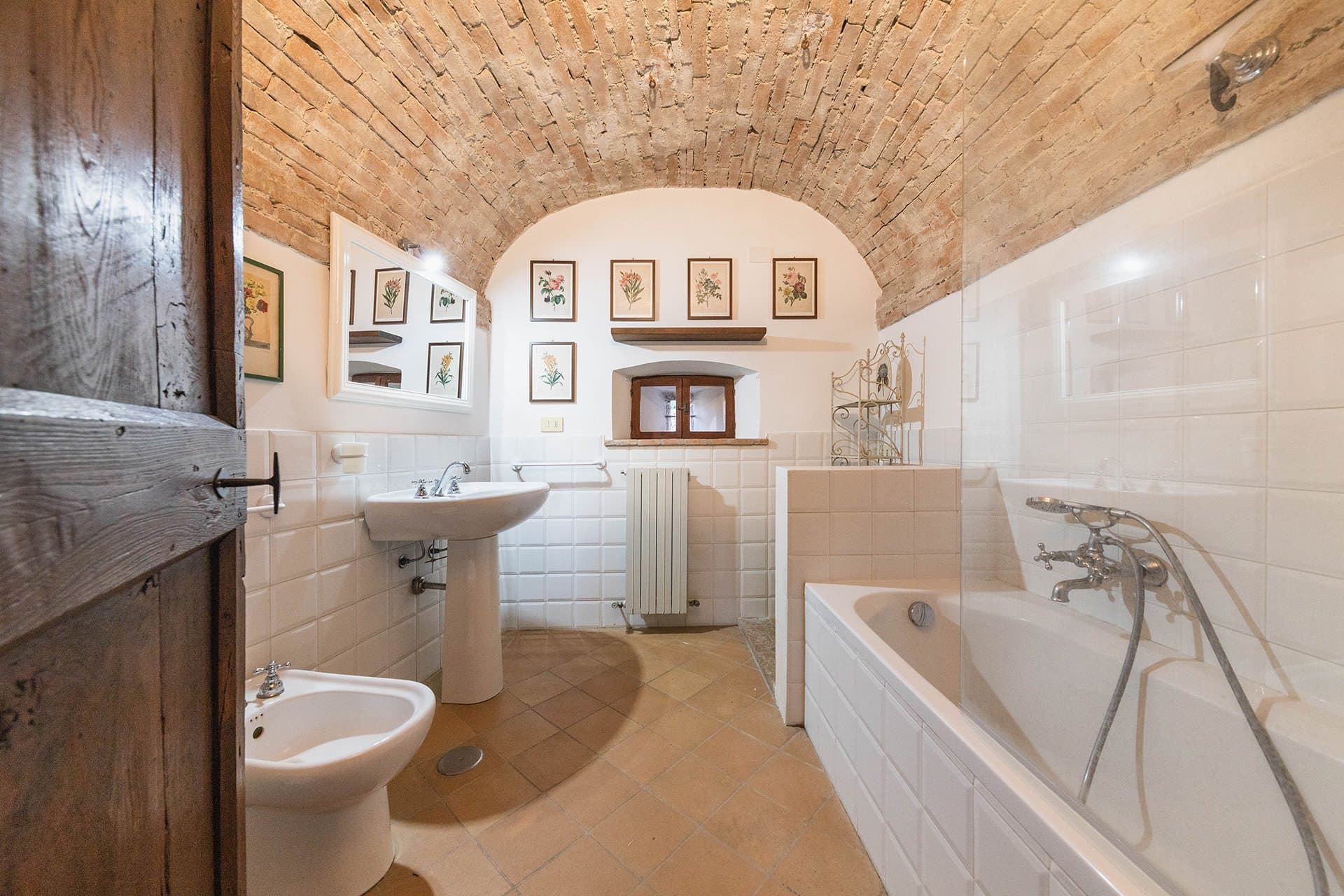 Exclusive Historic Property With Pool And Tennis Court 3