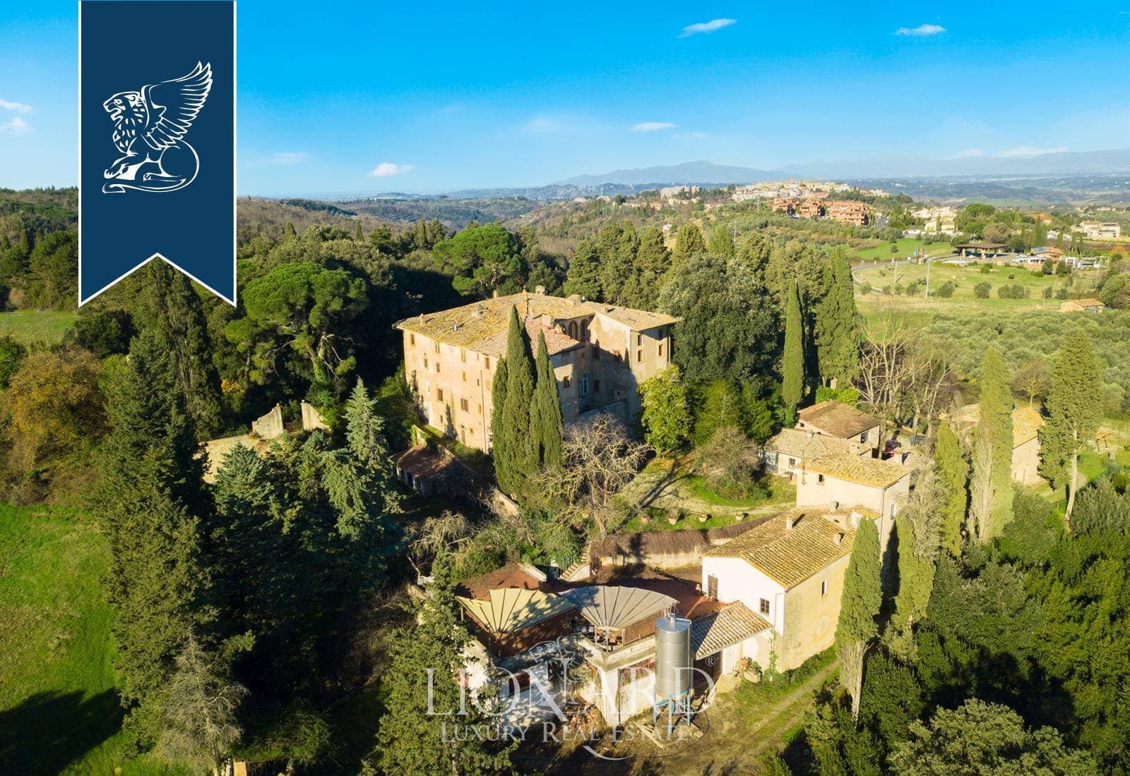 Famous Historical Villa With A Farm In The Tuscan Countryside 2
