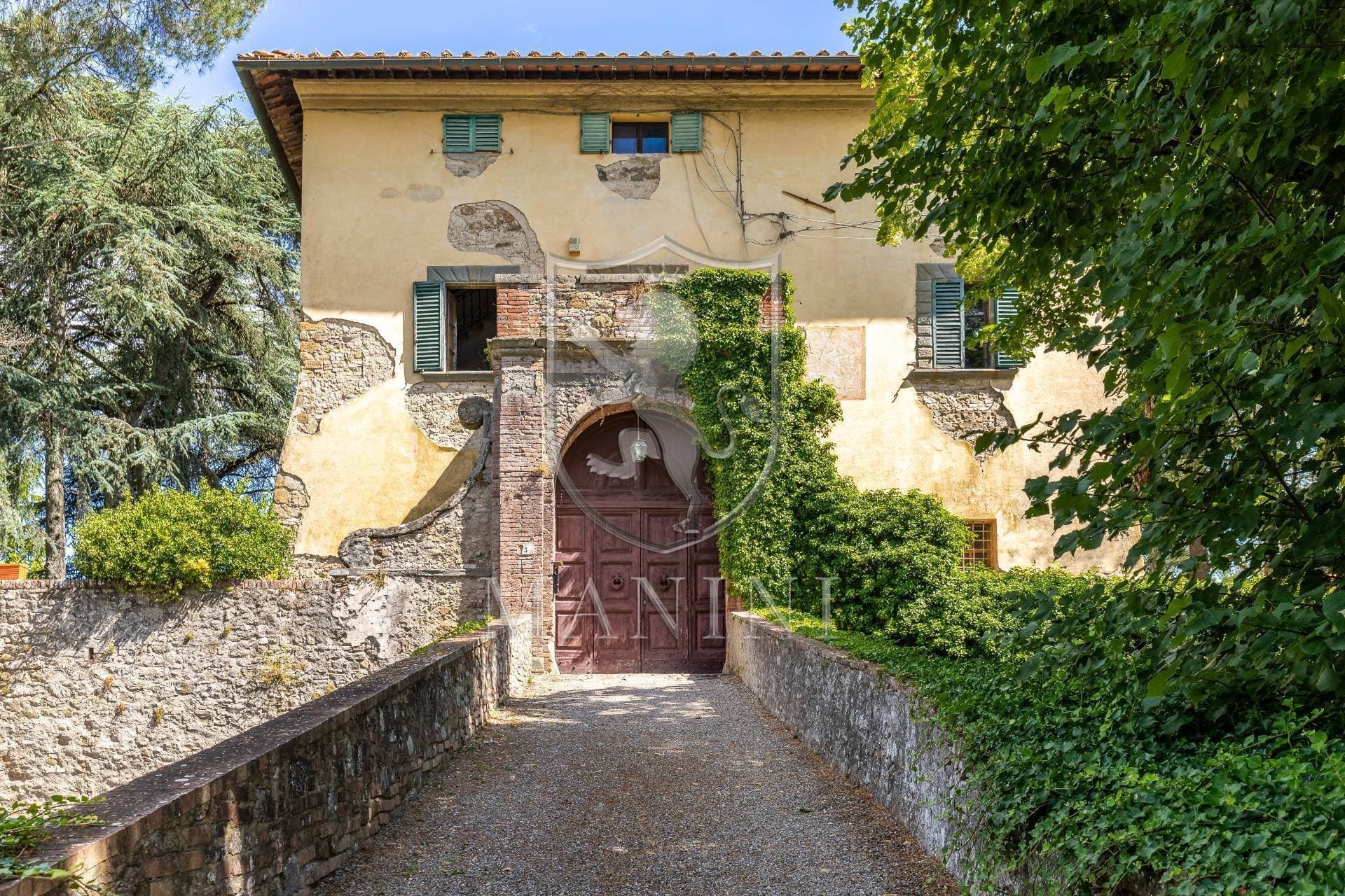 Immobile DI Pregio In Vendita A Radda In Chianti — Medieval Castle for sale in Tuscany, Italy