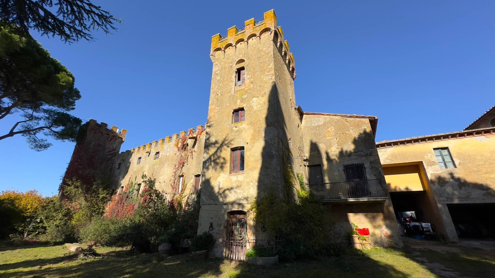Incredible Castle In Tuscany — Medieval Castle for sale in Tuscany, Italy