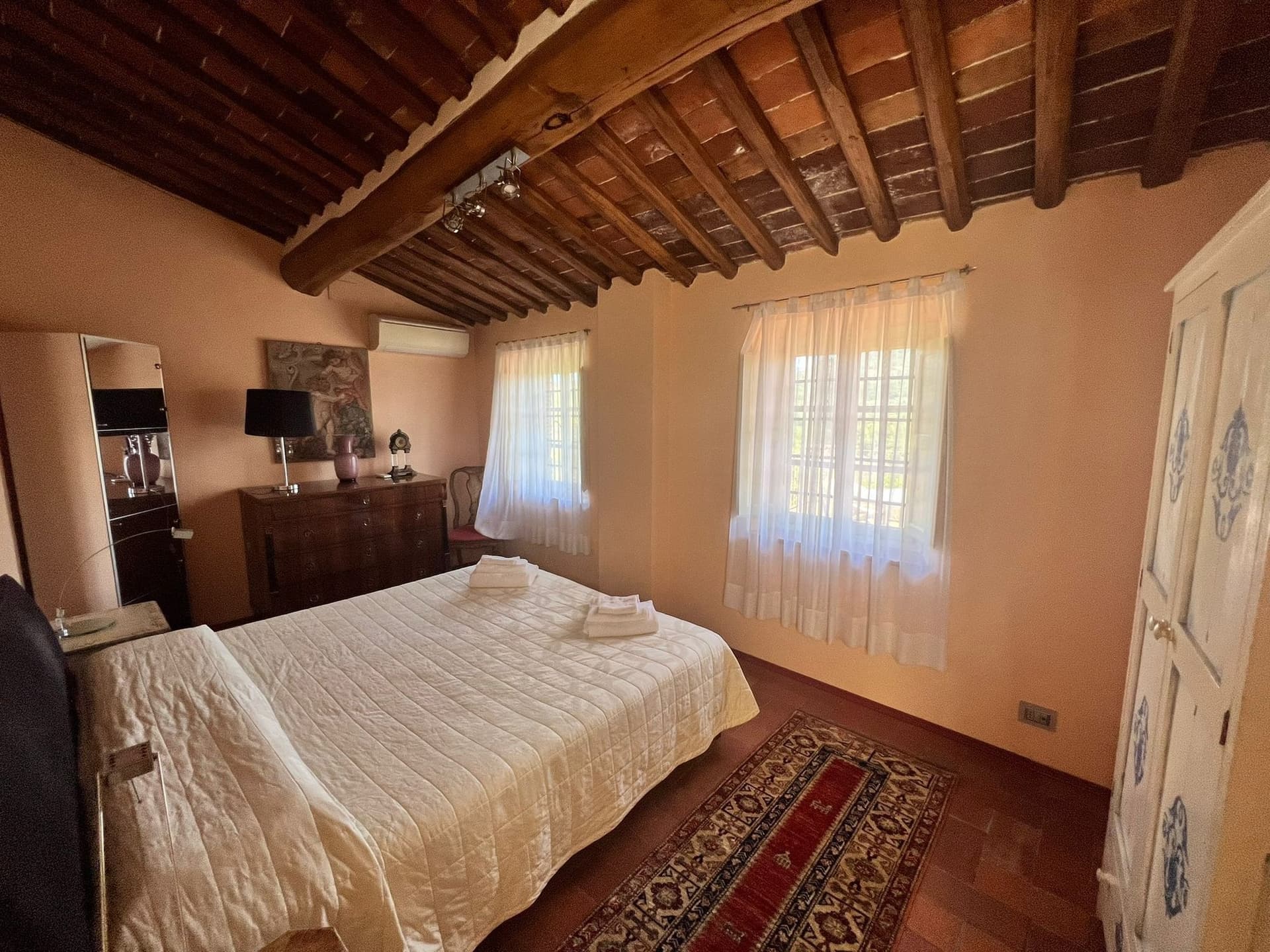 Luxurious Farmhouse Castle Of Mammoli 3