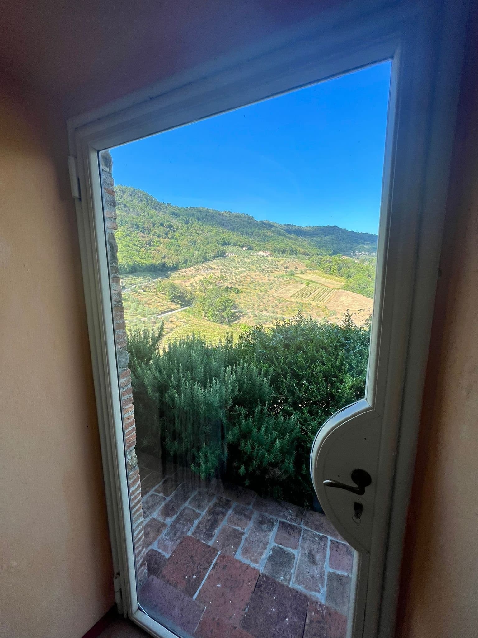 Luxurious Farmhouse Castle Of Mammoli 4