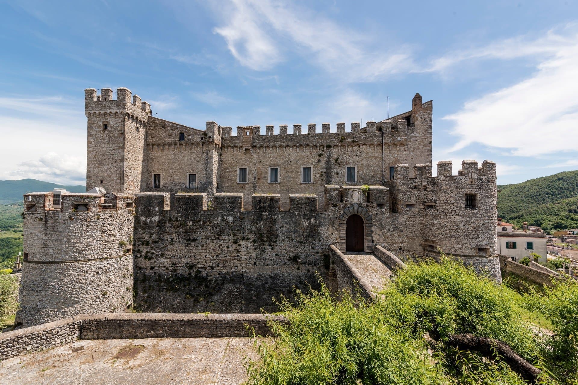 Medieval 11th Century Castle & 5***** Hotel Near Rome — Medieval Castle for sale in Lazio, Italy
