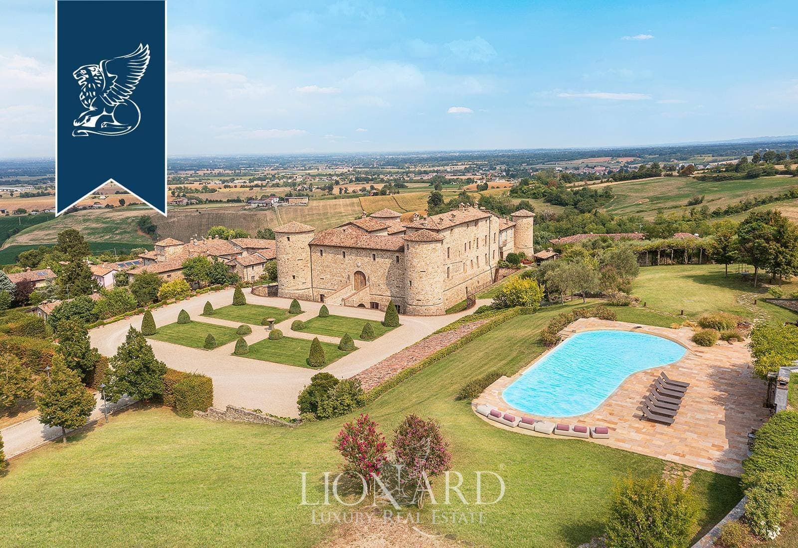 Medieval Castle With Pool, Spa And Olive Grove In Piacenza